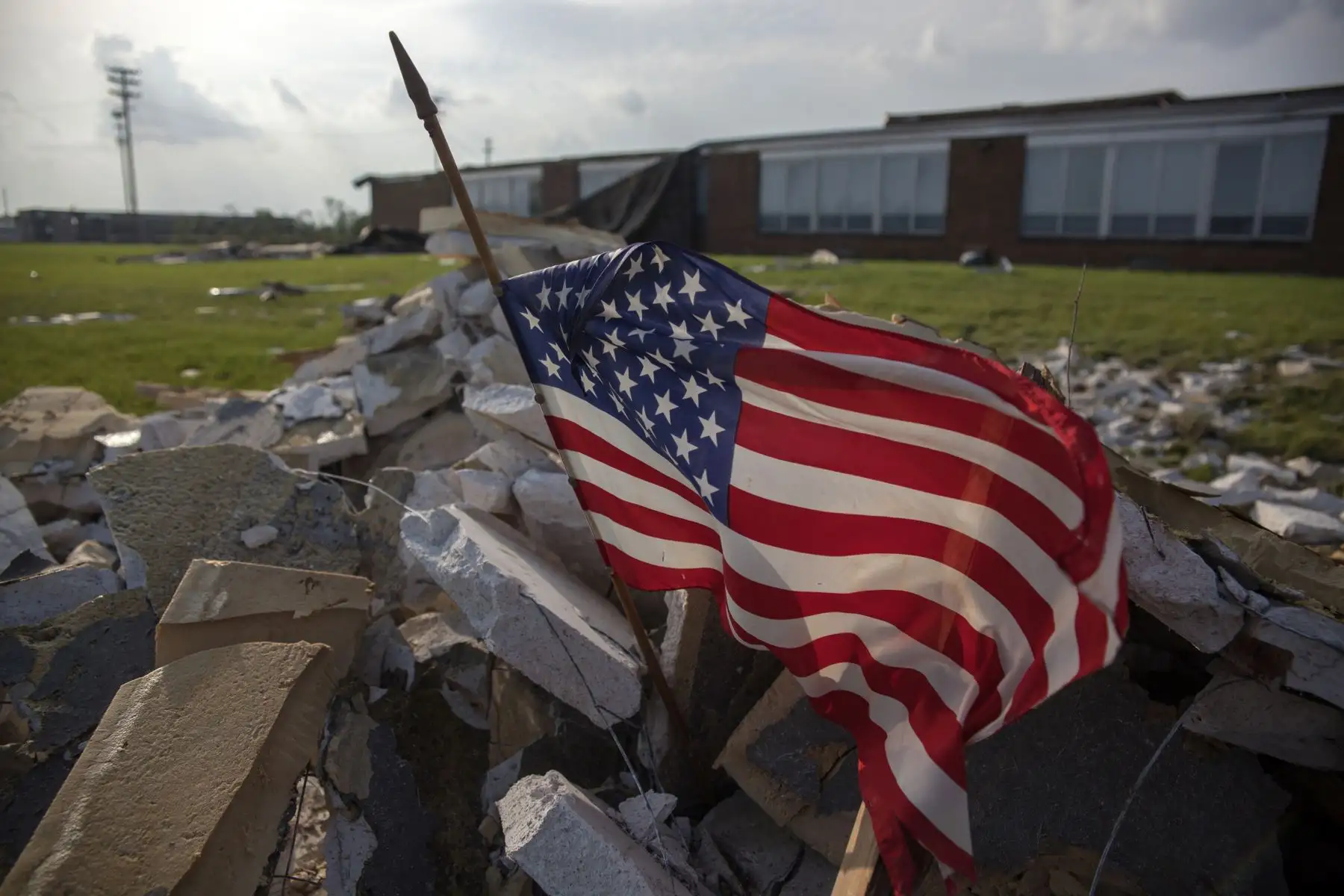 Al menos tres tornados provocaron daños severos en la zona oeste de Ohio. En la ciudad de Celina, uno causó la muerte de un hombre, según informaron las autoridades. Foto: AFP