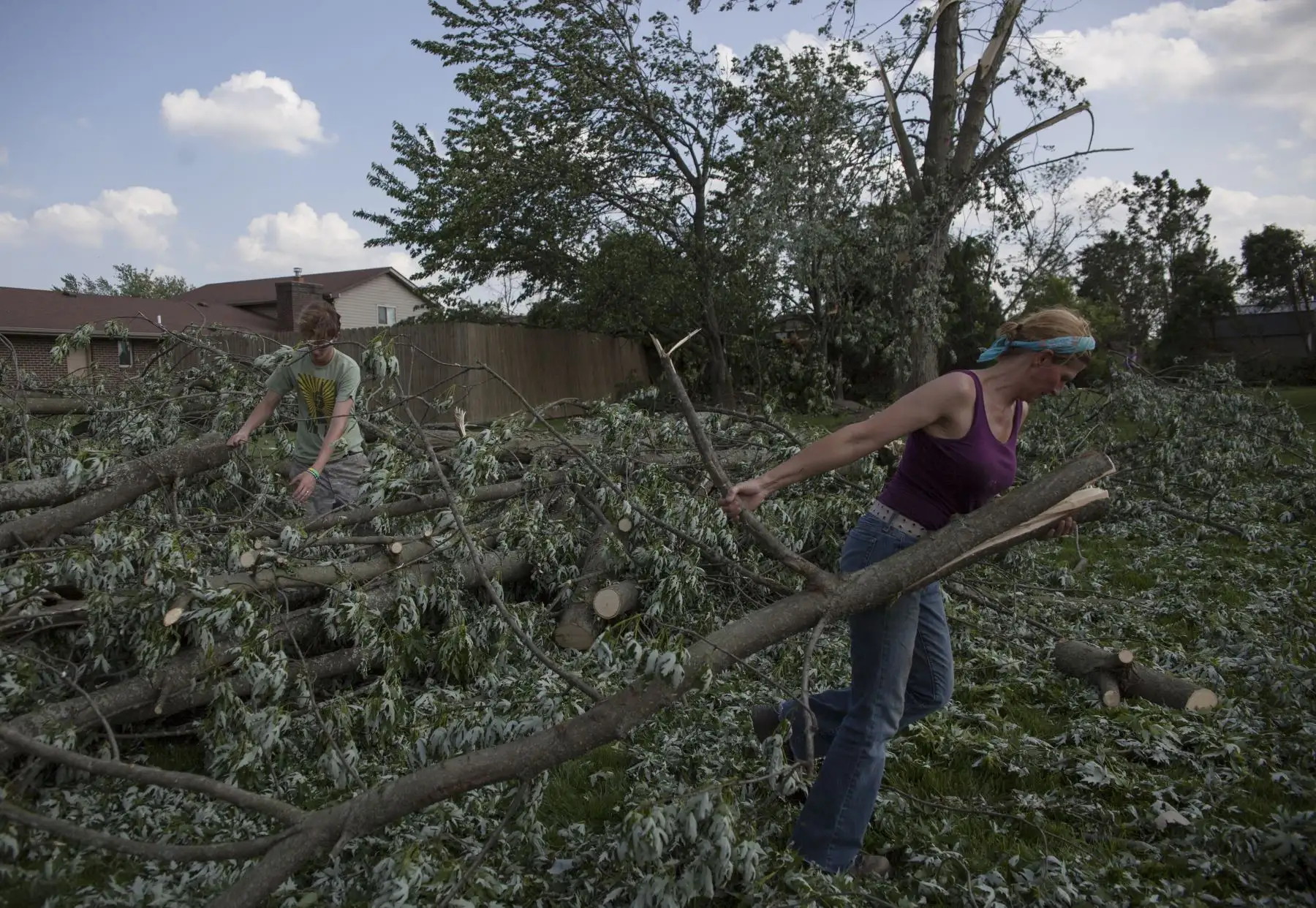 Muchas personas resultaron lastimadas debido a la devastación provocada por los tornados. Foto: AFP