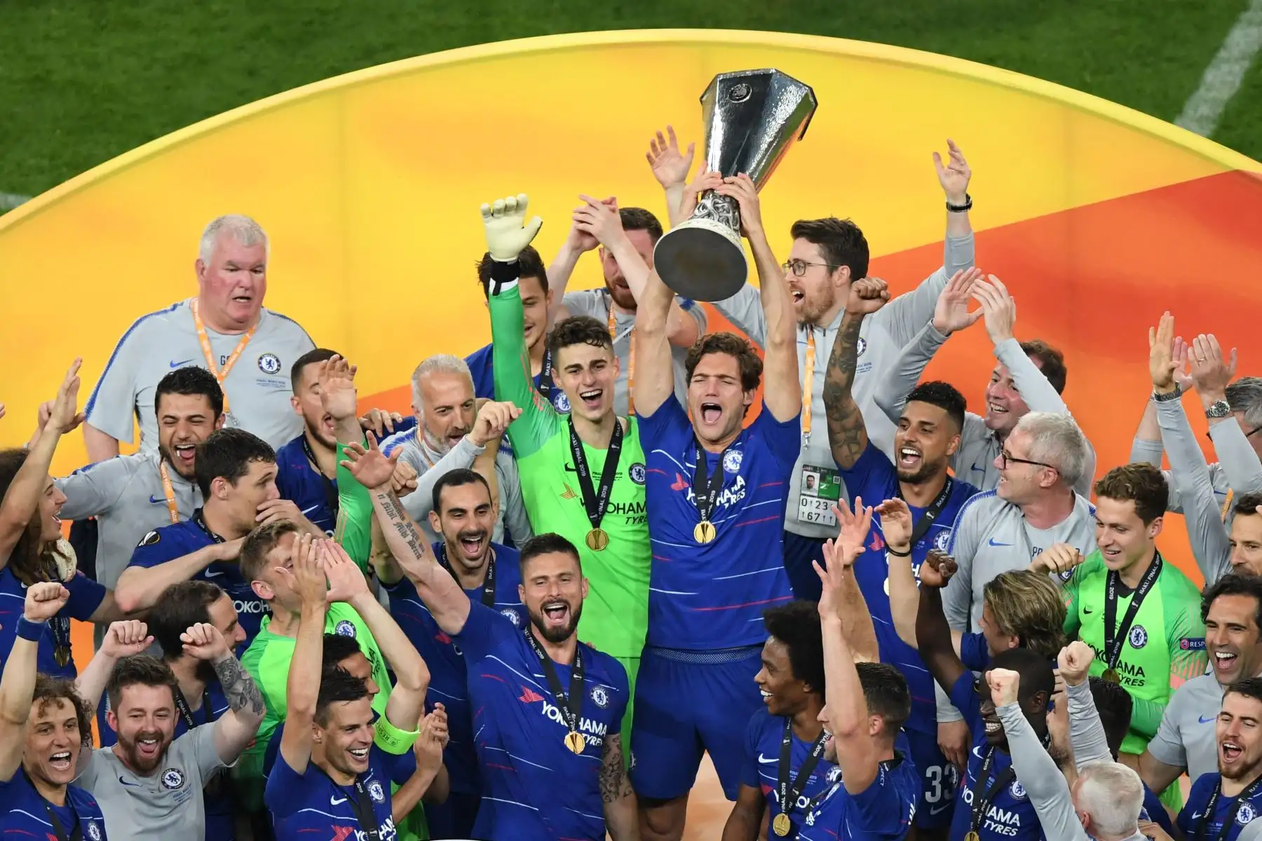 Los jugadores del Chelsea celebran con el trofeo después del último partido de fútbol de la UEFA Europa League entre el Chelsea FC y el Arsenal FC en el Estadio Olímpico de Bakú en Azerbaiyán.
Foto:AFP