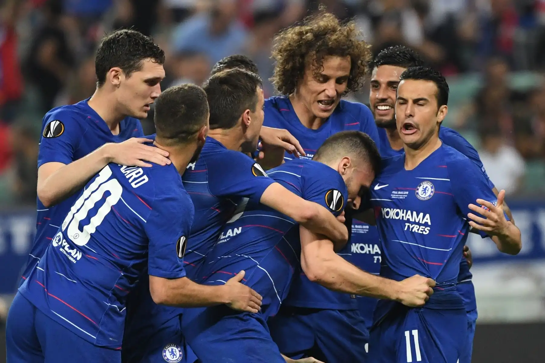 El delantero francés del Chelsea, Olivier Giroud (C), celebra con sus compañeros de equipo después de marcar un gol durante el último partido de fútbol de la UEFA Europa League entre el Chelsea FC y el Arsenal FC en el Estadio Olímpico de Bakú en Azerbaiyán.
Foto:AFP