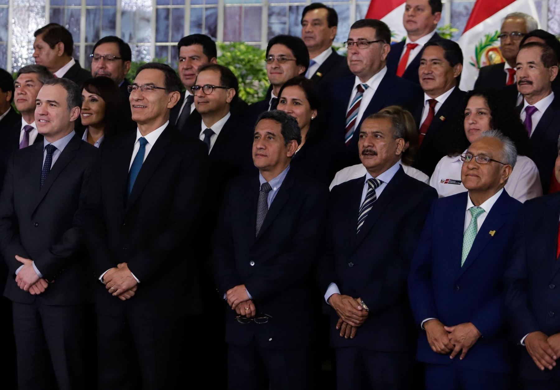 Presidente de ANGR, Mesías Guevara y gobernadores regionales, respaldan la decisión del Ejecutivo de convocar a cuestión de confianza.