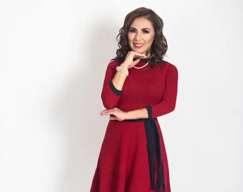 Julia Romero es la nueva conductora del espacio A tiempo.