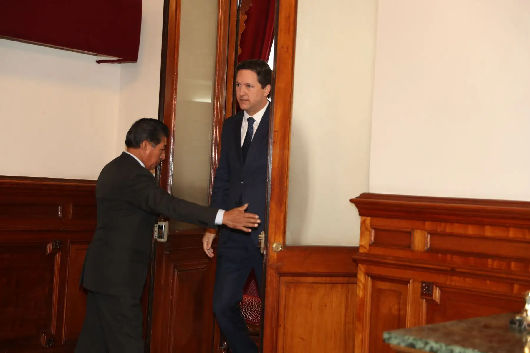 Presidente del Congreso, Daniel Salaverry se pronuncia tras la presentación de la cuestión de confianza presentada por el Ejecutivo. Foto: ANDINA/Melina Mejía