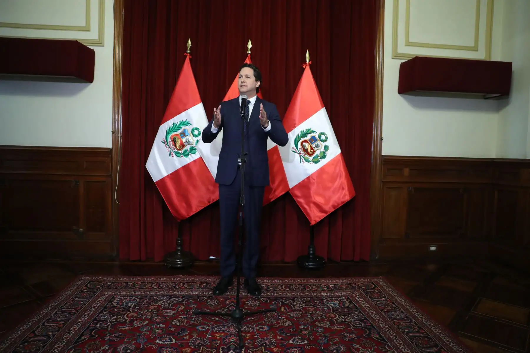 Presidente del Congreso, Daniel Salaverry se pronuncia tras la presentación de la cuestión de confianza presentada por el Ejecutivo. Foto: ANDINA/Melina Mejía