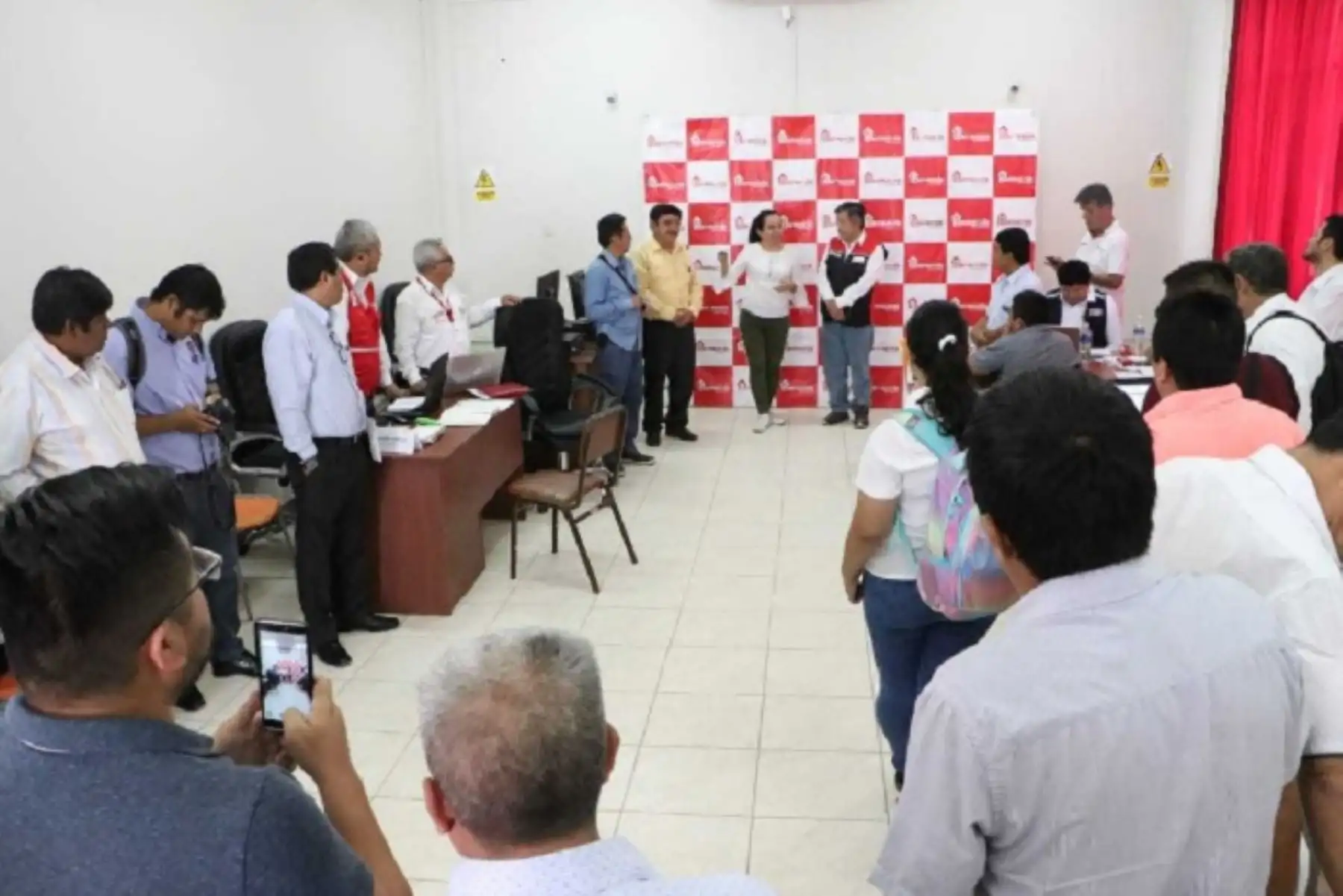Con gran asistencia de alcaldes provinciales y distritales de Piura, los funcionarios de la Autoridad para la Reconstrucción con Cambios (ARCC) y cinco ministerios brindaron asistencia técnica a las autoridades de la región mediante el esquema de Ventanilla Múltiple.