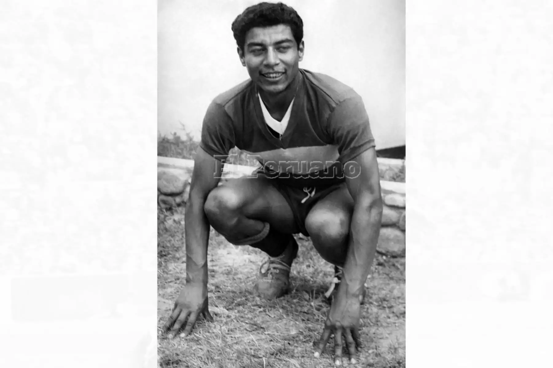 Lima- febrero 1960 / Víctor "Conejo" Benítez con la camiseta de Boca Juniors. Su pase al club platense ya es casi una realidad. Foto: Archivo Histórico de EL PERUANO
