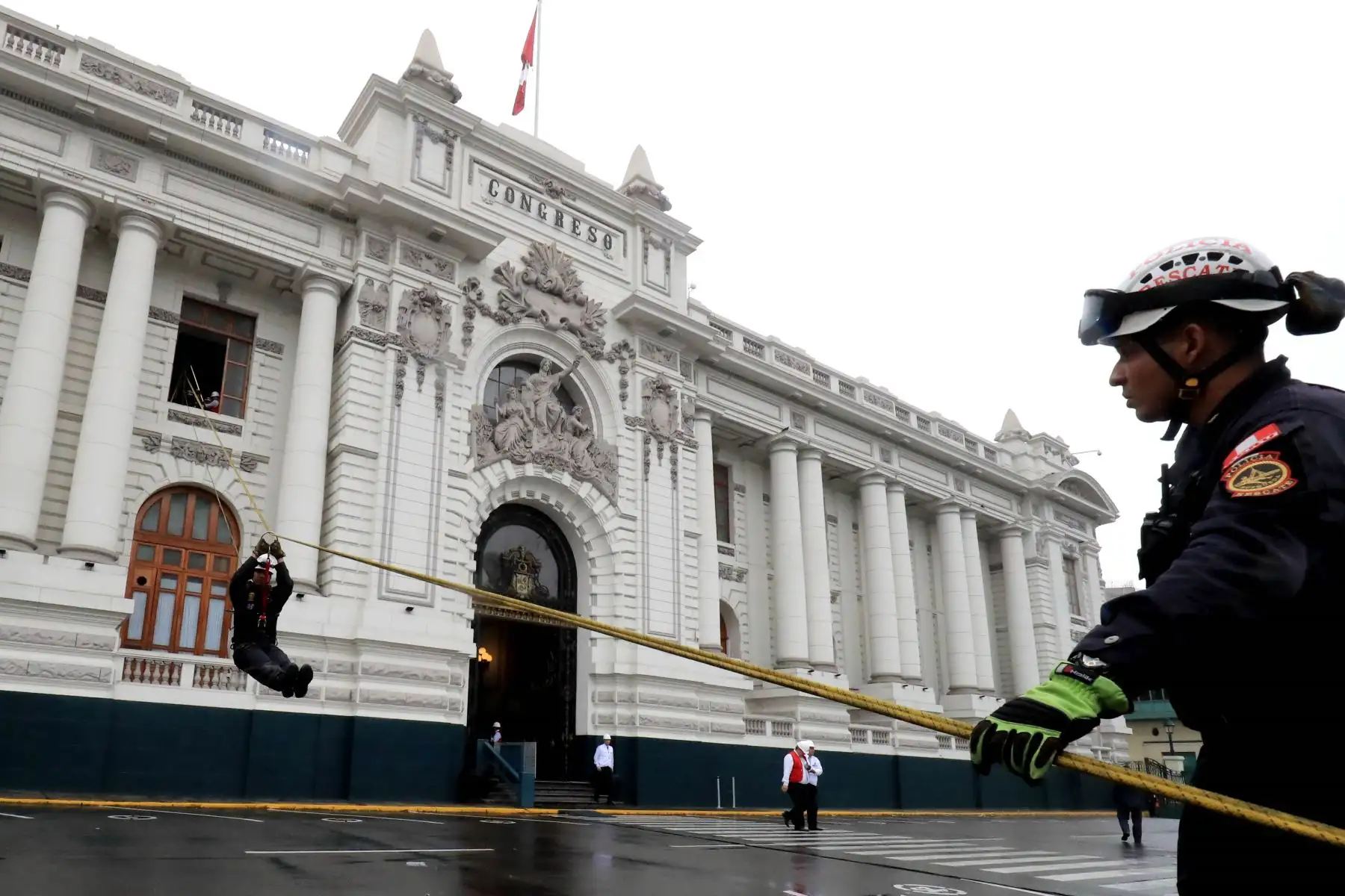 Simulacro Nacional de Sismo en el Congreso de la República.

Foto: ANDINA/Juan Carlos Guzmán Negrini.