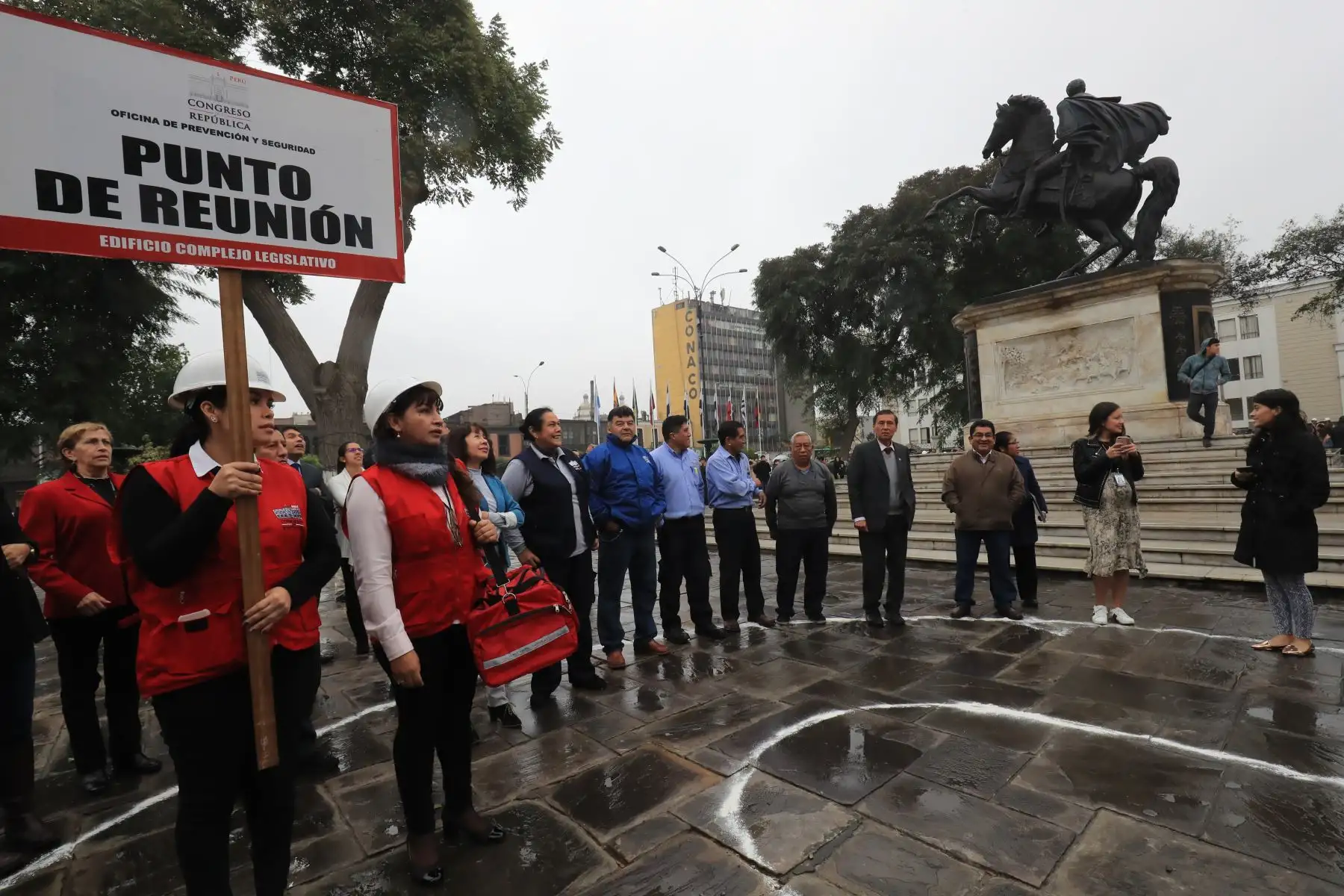 Simulacro Nacional de Sismo en el Congreso de la República.

Foto: ANDINA/Juan Carlos Guzmán Negrini.