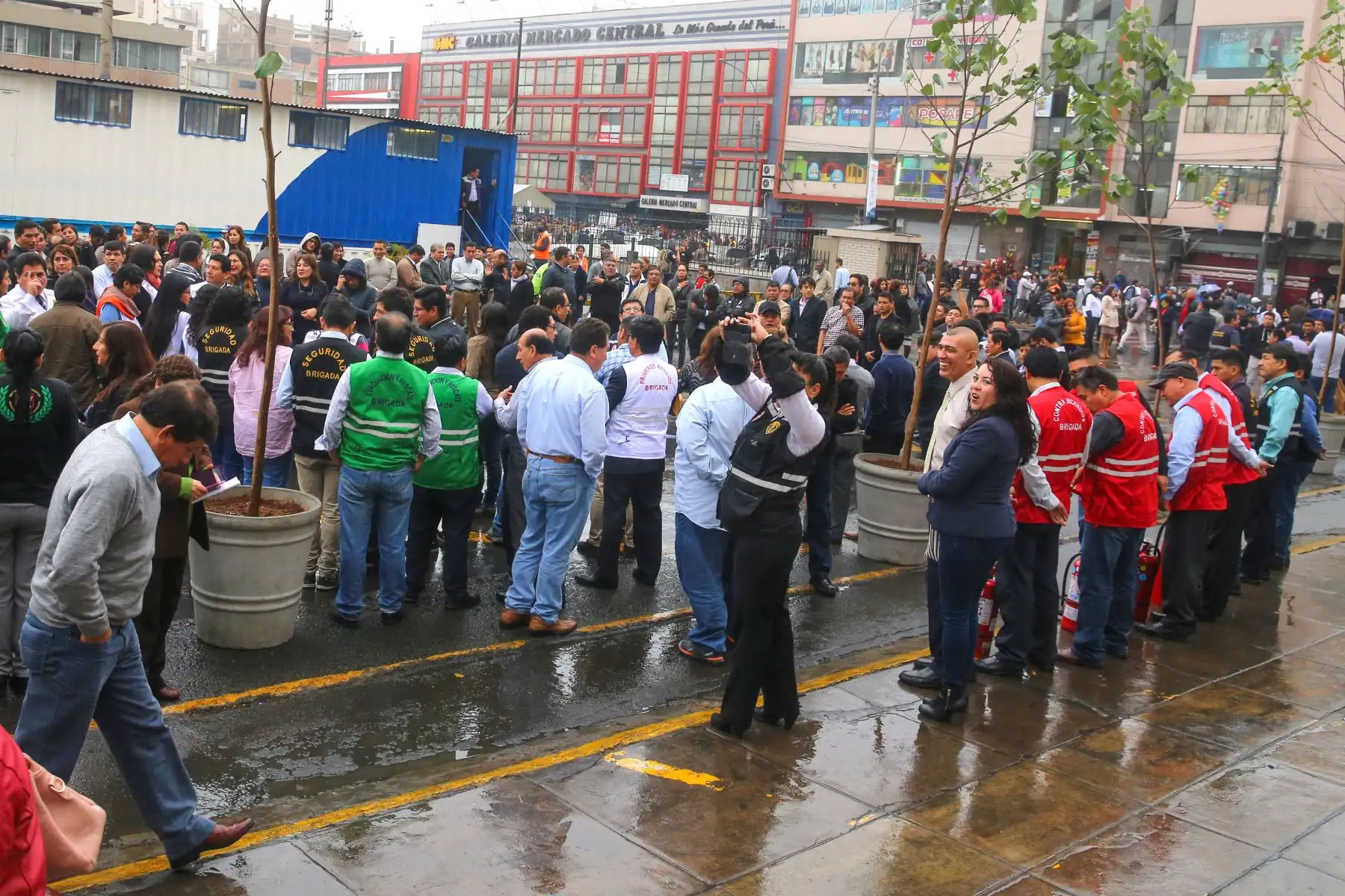 Simulacro de sismo en el centro de Lima. Foto: ANDINA/Vidal Tarqui Simulacro de sismo en el centro de Lima. Foto: ANDINA/Vidal Tarqui