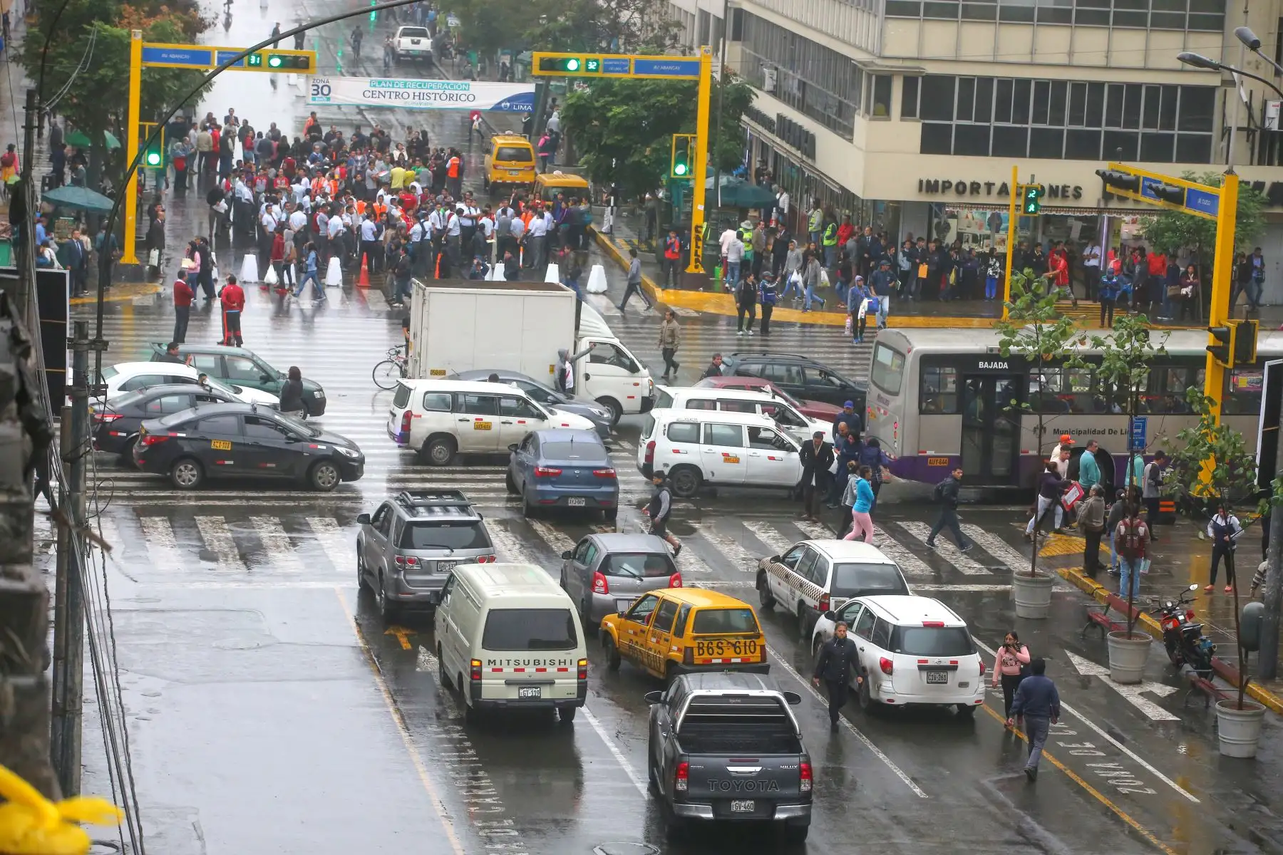 Simulacro de sismo en el centro de Lima. Foto: ANDINA/Vidal Tarqui Simulacro de sismo en el centro de Lima. Foto: ANDINA/Vidal Tarqui
