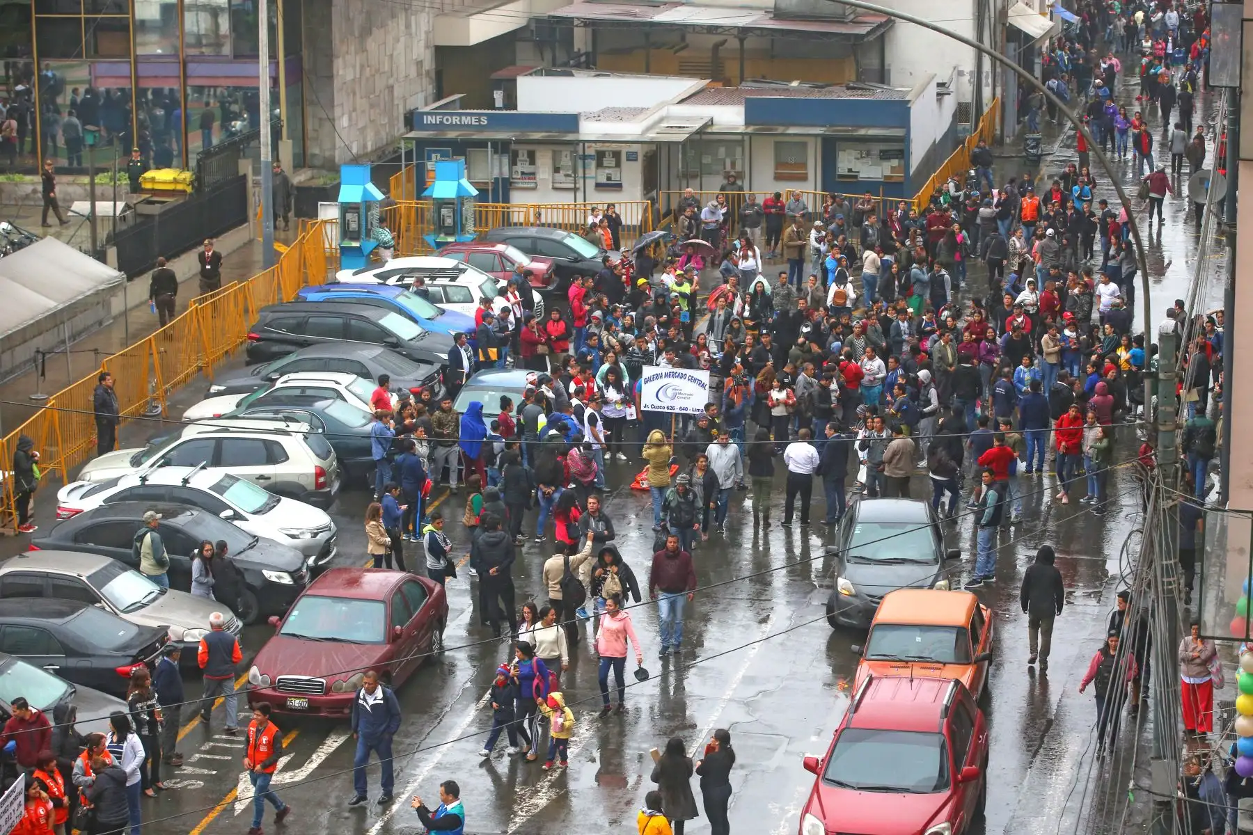 Simulacro de sismo en el centro de Lima. Foto: ANDINA/Vidal Tarqui Simulacro de sismo en el centro de Lima. Foto: ANDINA/Vidal Tarqui