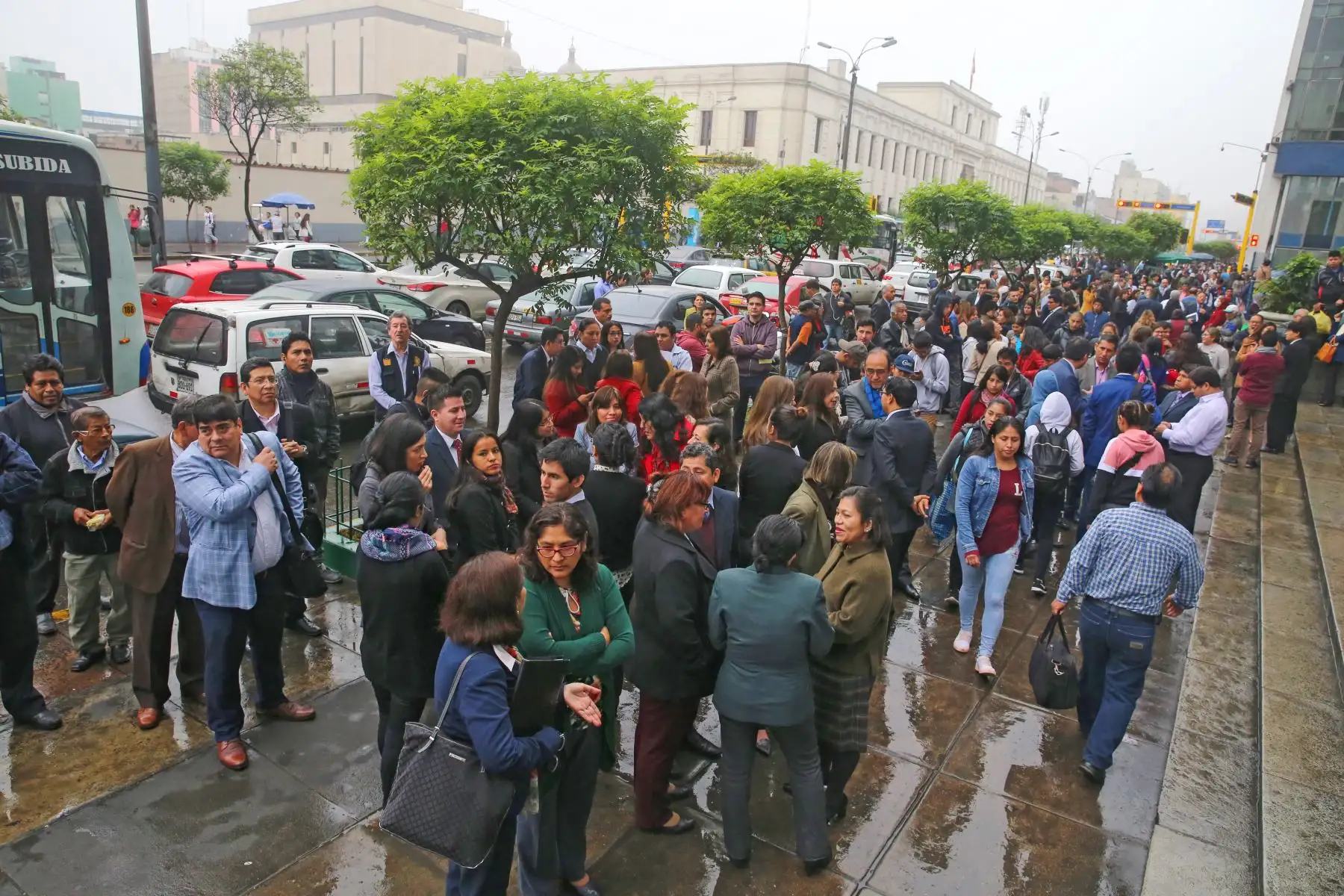 Simulacro de sismo en el centro de Lima. Foto: ANDINA/Vidal Tarqui Simulacro de sismo en el centro de Lima. Foto: ANDINA/Vidal Tarqui