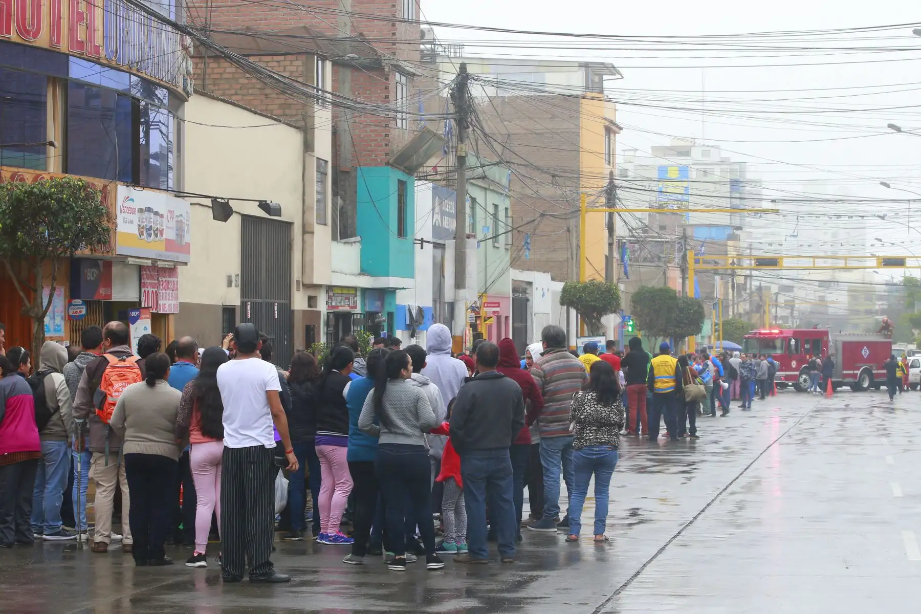 Bomberos participan del Simulacro Nacional de Sismo en Breña. Foto: ANDINA/Héctor Vinces