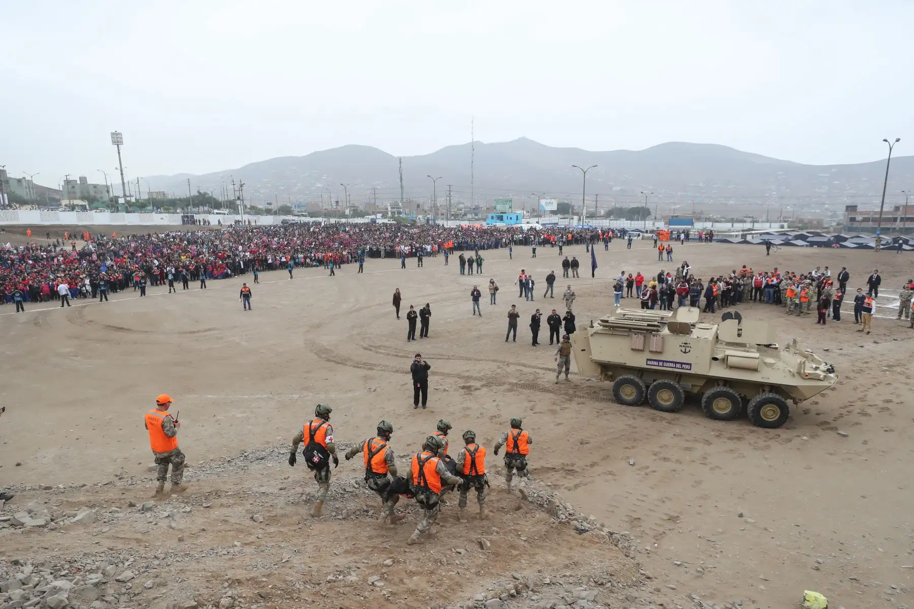 Ministro de Defensa José Huerta participó en simulacro de sismo y tsunami en Ventanilla.Foto:ANDINA/MINDEF
