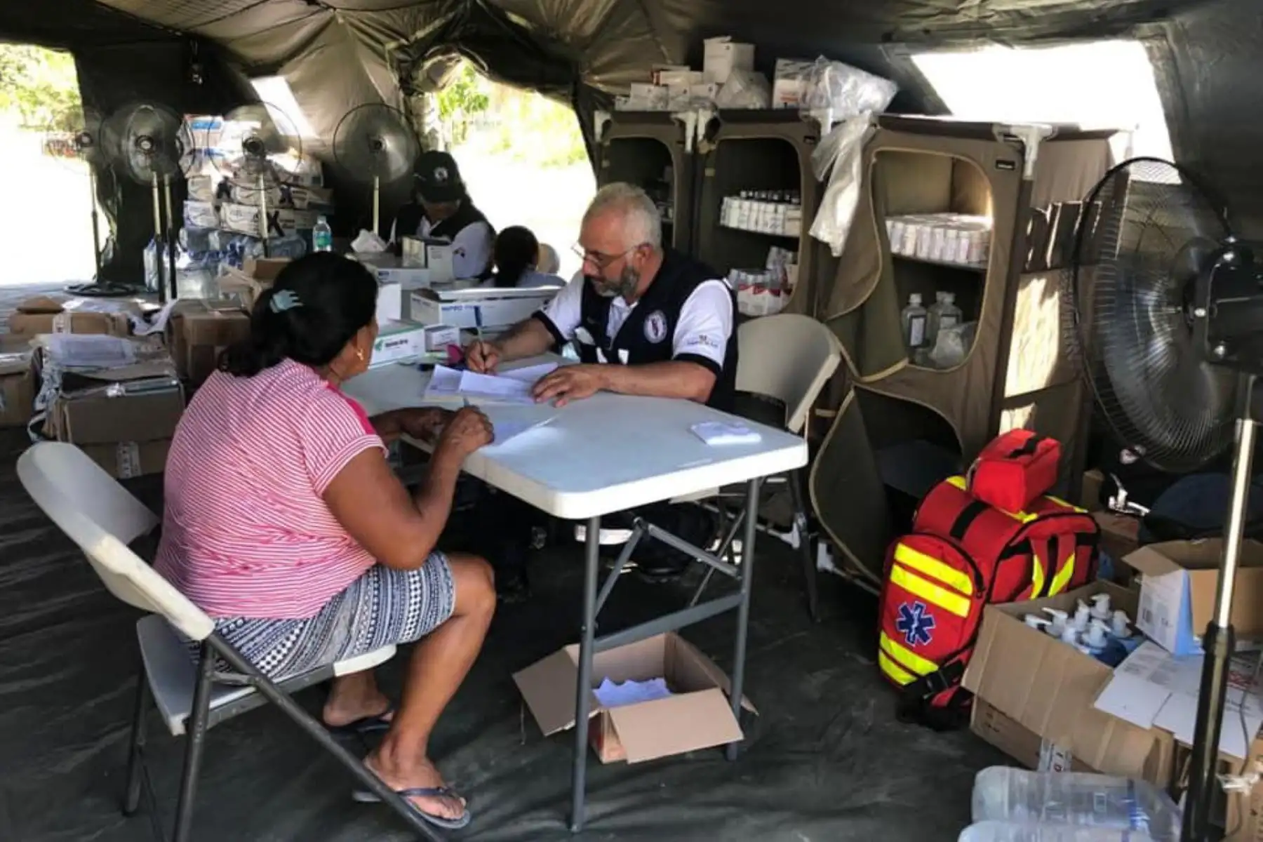 Hospitales de campaña del Minsa brindan atención integral a 500 pobladores de Huatapi