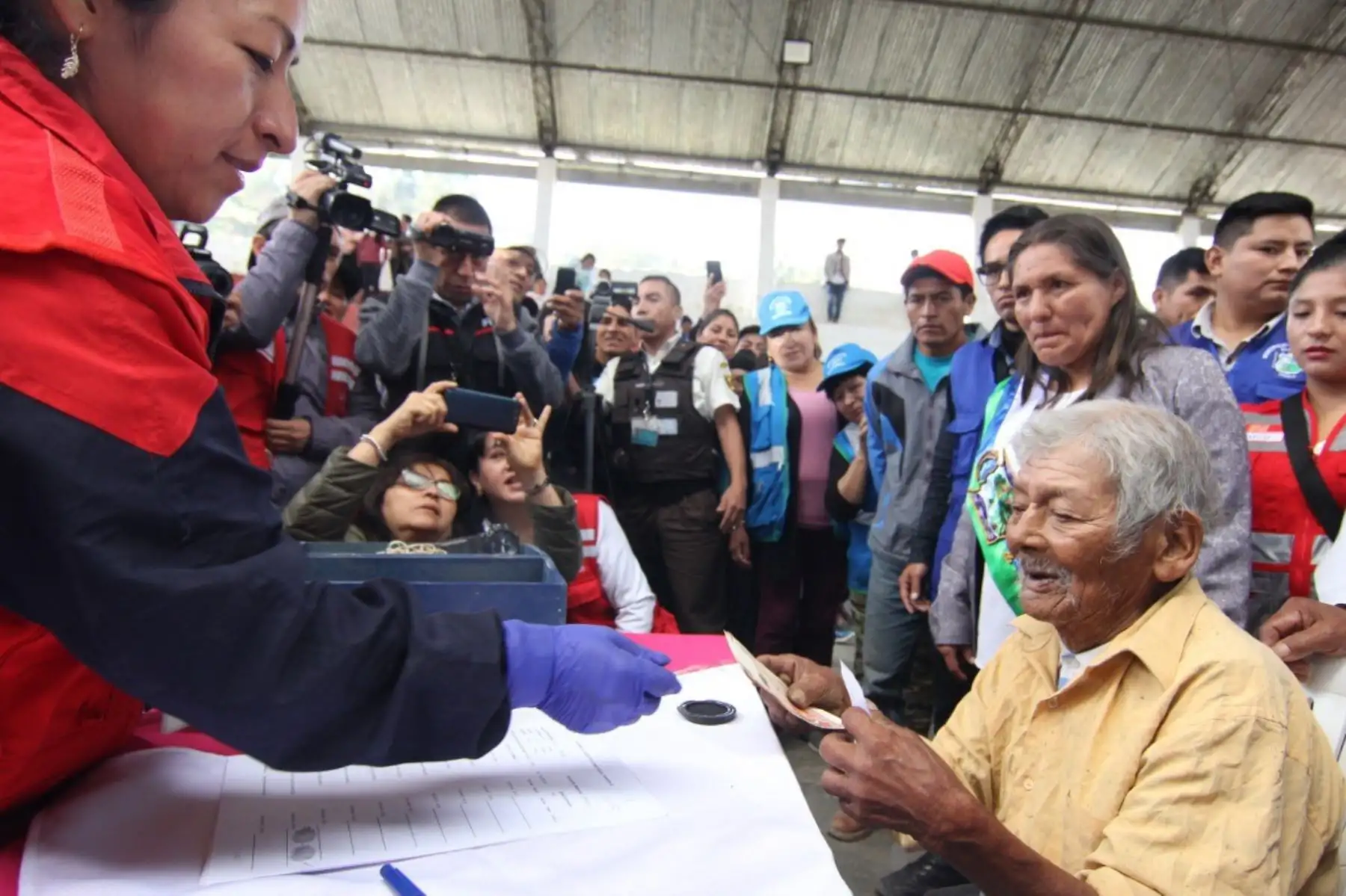 Marcelino Abad Tolentino de 119 años de edad recibió por primera vez la subvención que brinda el Estado por ser usuario del Programa Pensión 65