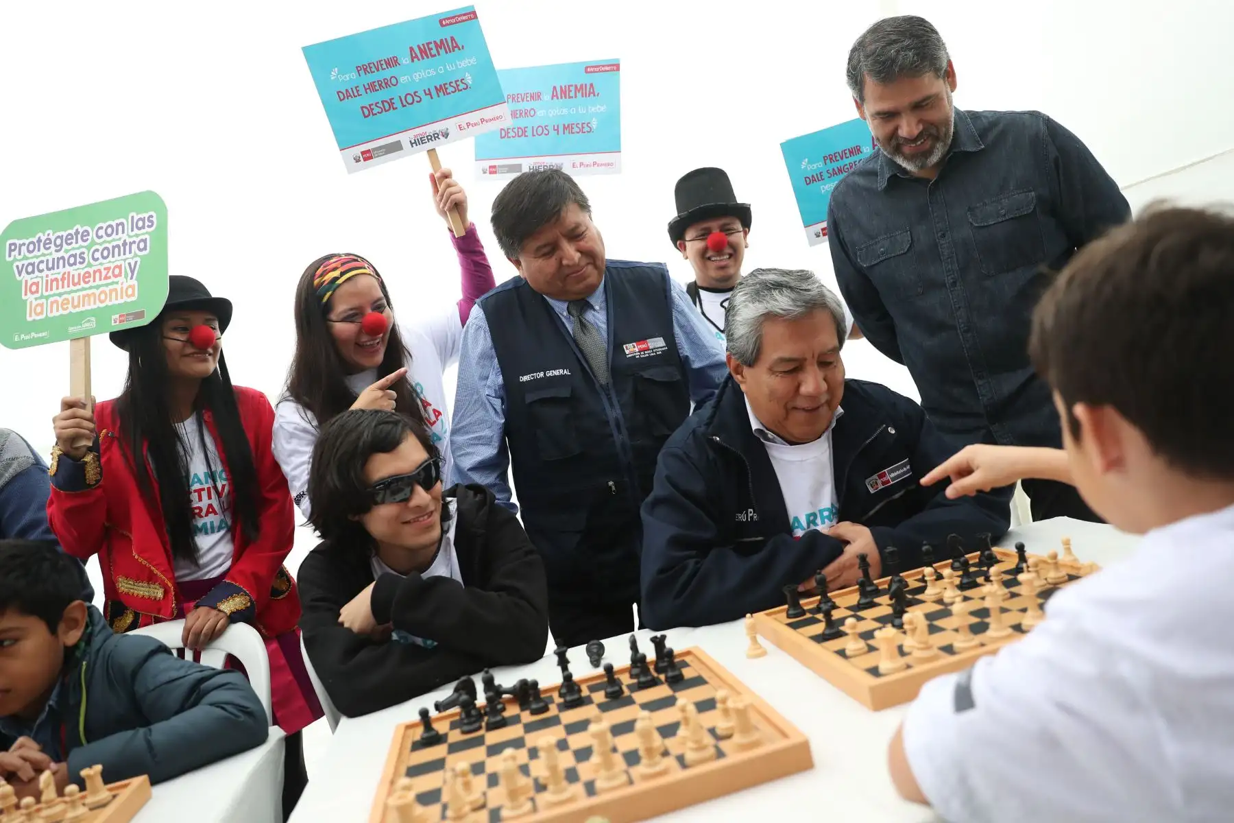 Neptalí Santillán, vice ministro de Salud Pública participó de esta campaña contra la anemia en Barranco. Foto: ANDINA/Melina Mejía