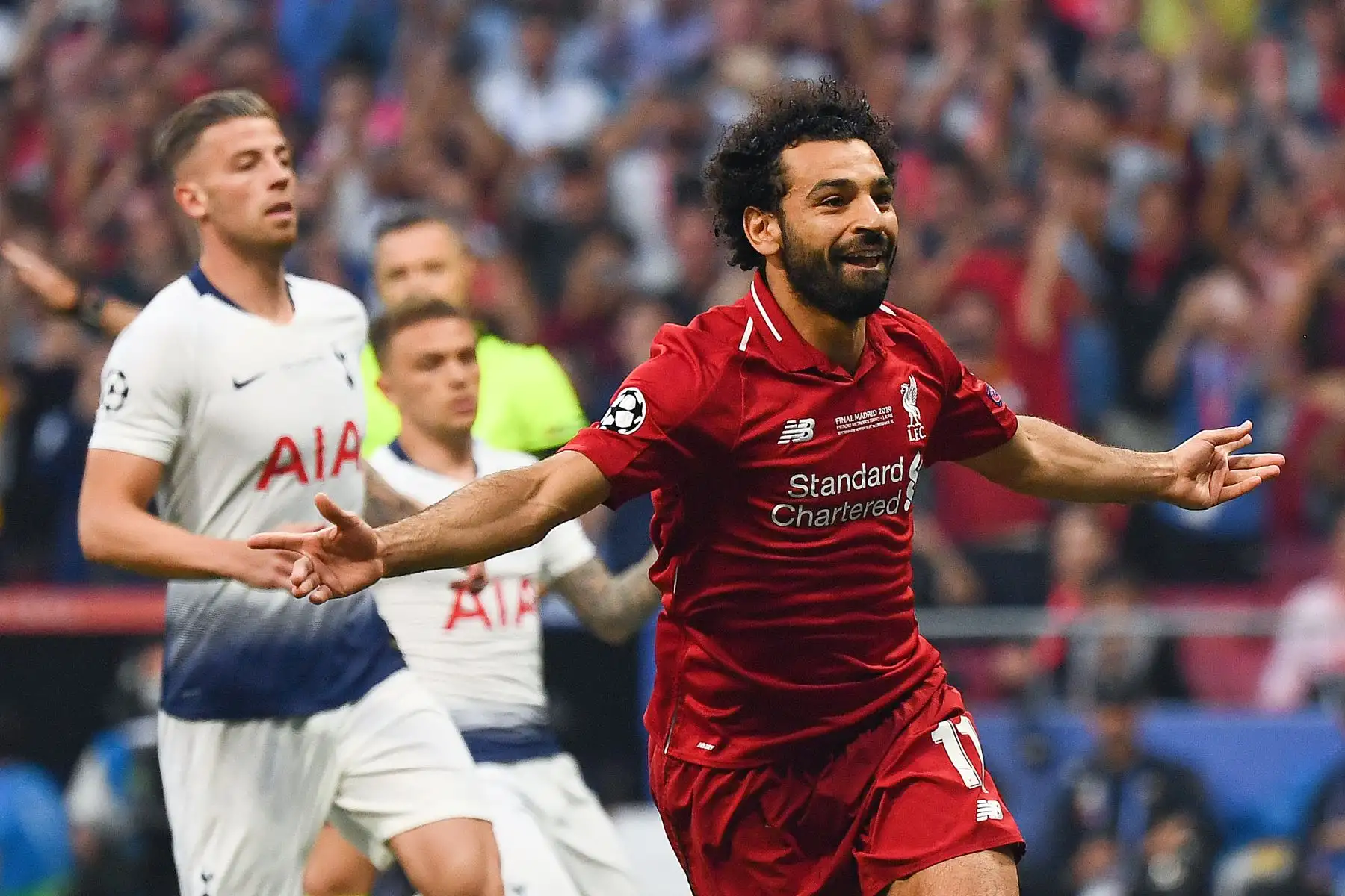 El delantero egipcio de Liverpool, Mohamed Salah, celebra el gol de apertura durante el último partido de fútbol de la UEFA Champions League entre el Liverpool y el Tottenham.
Foto:AFP