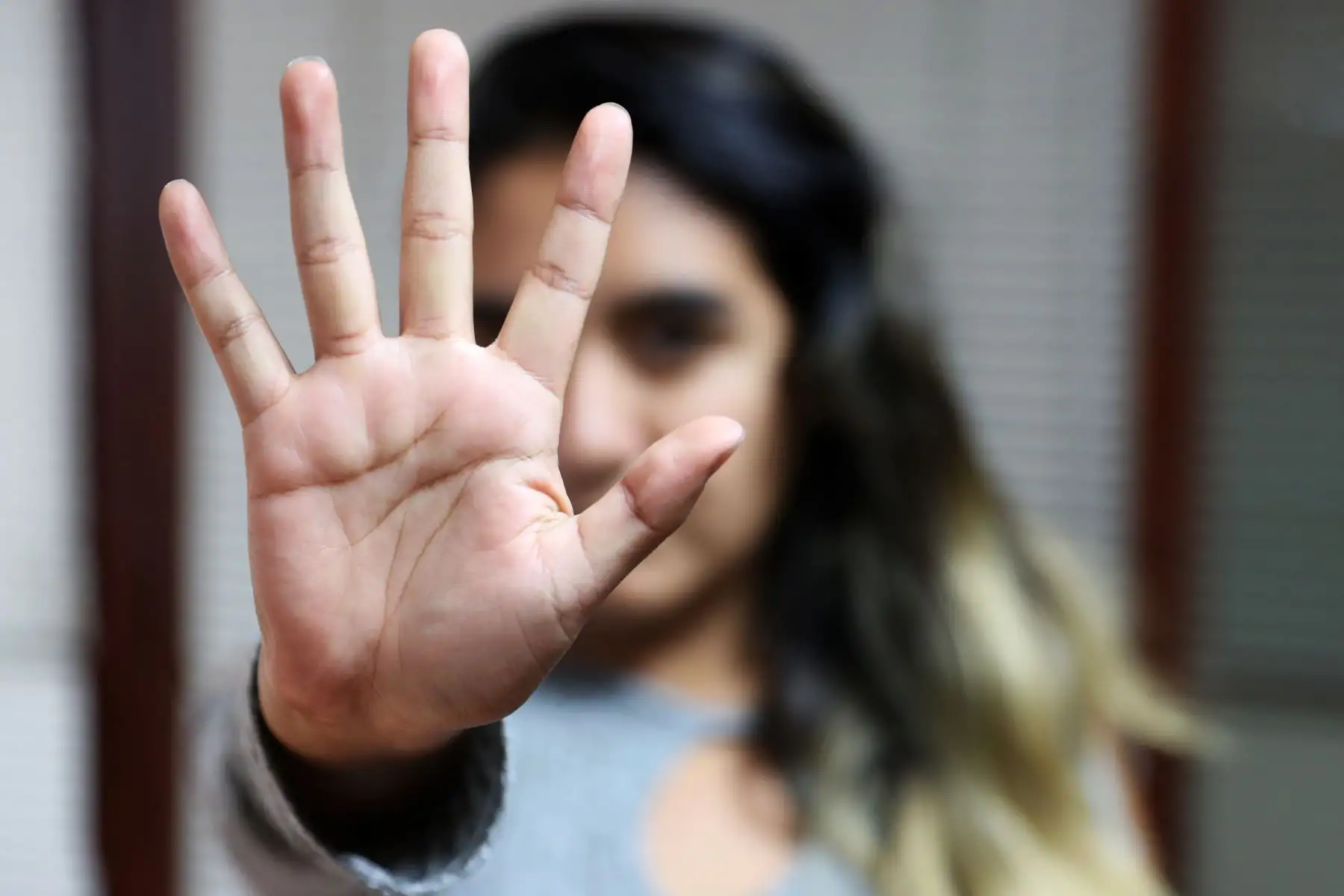 Para Herrera López, es fundamental trabajar juntos como sociedad para fortalecer iniciativas como los Centros de Salud Mental Comunitaria (CSMC), que ofrecen apoyo integral y ayudan a empoderar a las mujeres. Foto: ANDINA/Melina Mejía