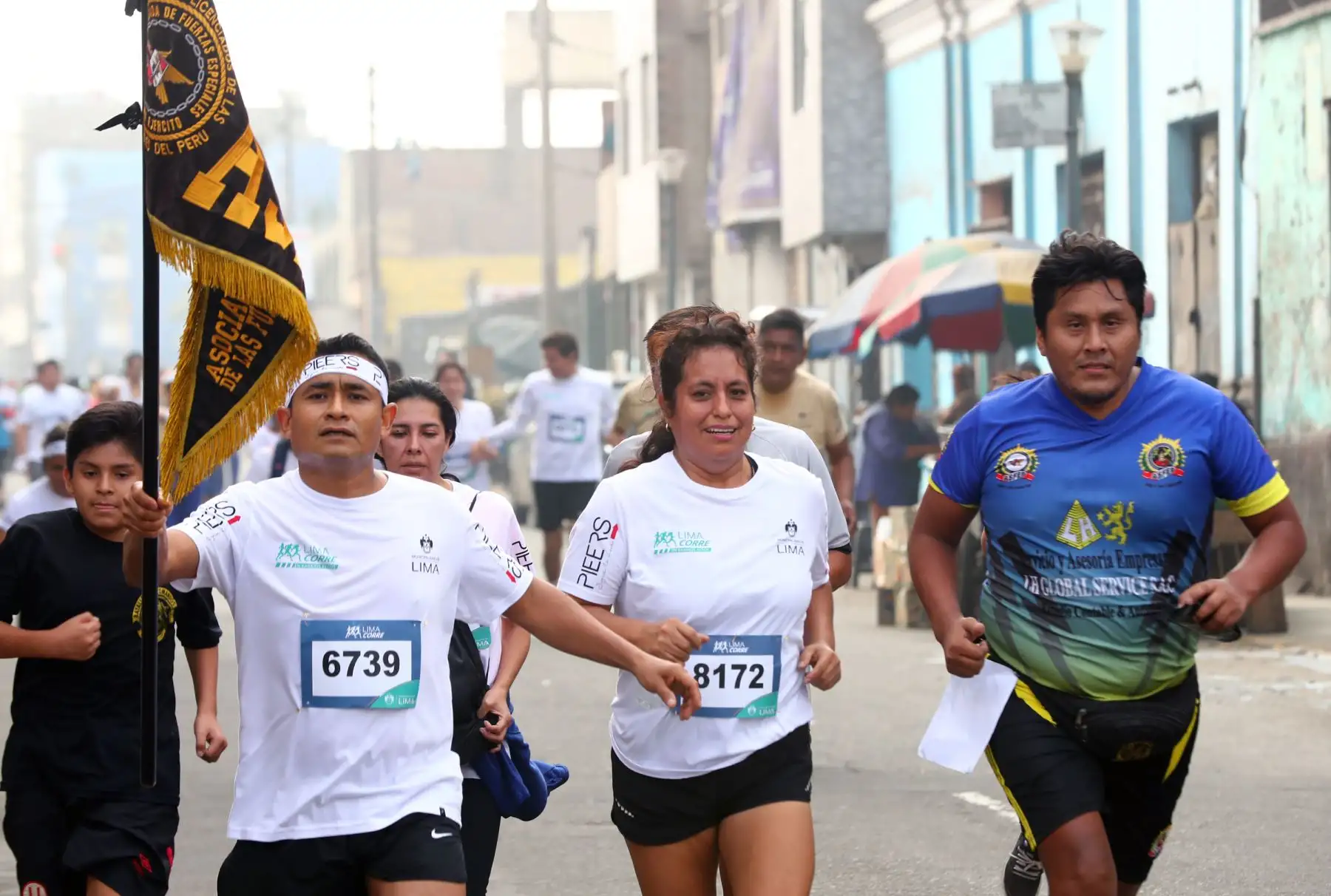 El programa municipal Lima Corre organizo, por primera vez, la carrera 5K en la zona de Barrios Altos para impulsar el deporte de manera descentralizada en la ciudad capital.Foto: ANDINA/Norman Córdova El programa municipal Lima Corre organizo, por primera vez, la carrera 5K en la zona de Barrios Altos para impulsar el deporte de manera descentralizada en la ciudad capital.Foto: ANDINA/Norman Córdova