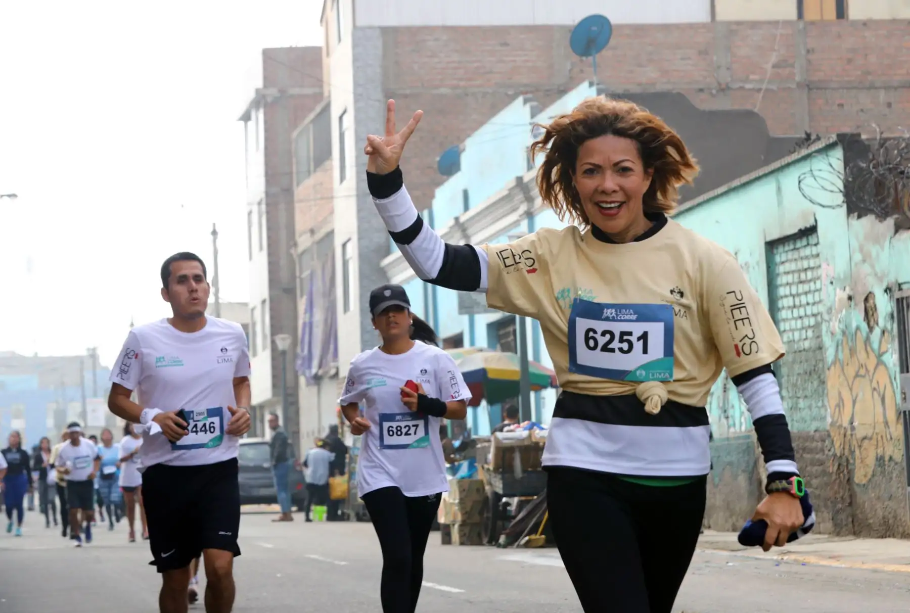 El programa municipal Lima Corre organizo, por primera vez, la carrera 5K en la zona de Barrios Altos para impulsar el deporte de manera descentralizada en la ciudad capital.Foto: ANDINA/Norman Córdova El programa municipal Lima Corre organizo, por primera vez, la carrera 5K en la zona de Barrios Altos para impulsar el deporte de manera descentralizada en la ciudad capital.Foto: ANDINA/Norman Córdova