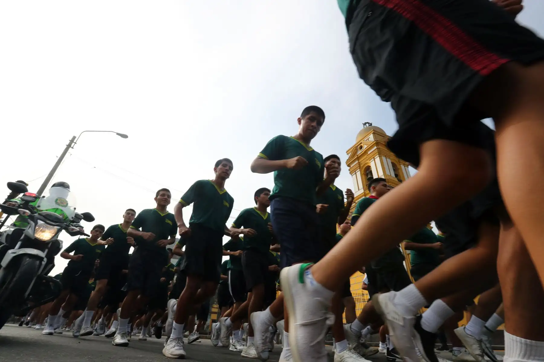 El programa municipal Lima Corre organizo, por primera vez, la carrera 5K en la zona de Barrios Altos para impulsar el deporte de manera descentralizada en la ciudad capital.Foto: ANDINA/Norman Córdova El programa municipal Lima Corre organizo, por primera vez, la carrera 5K en la zona de Barrios Altos para impulsar el deporte de manera descentralizada en la ciudad capital.Foto: ANDINA/Norman Córdova