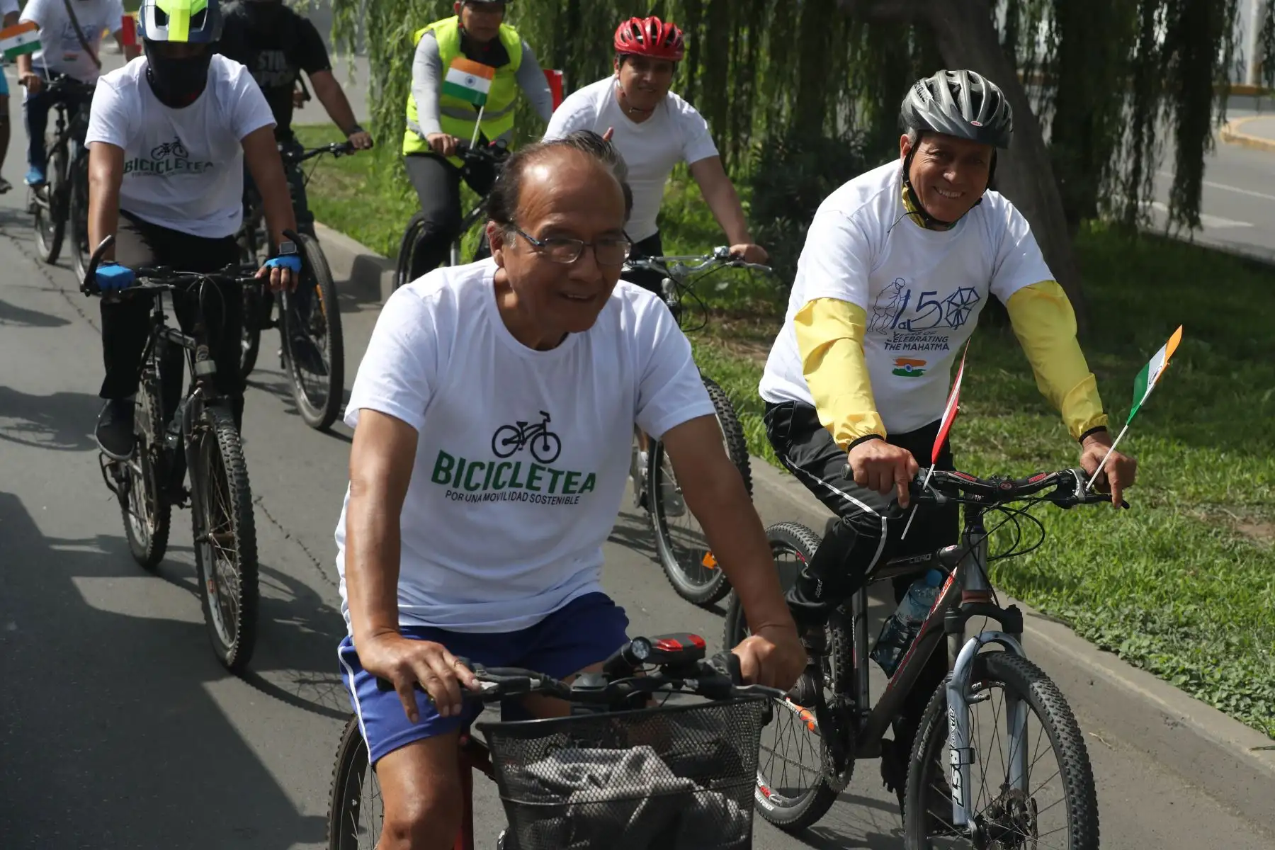 Con la presencia de las ministras del Ambiente y Transportes, Lucia Ruíz y  María Jara y del alcalde de Lima, Jorge Muñoz; se realizó la bicicleteada por una movilidad sostenible. Foto: ANDINA/Melina Mejía
