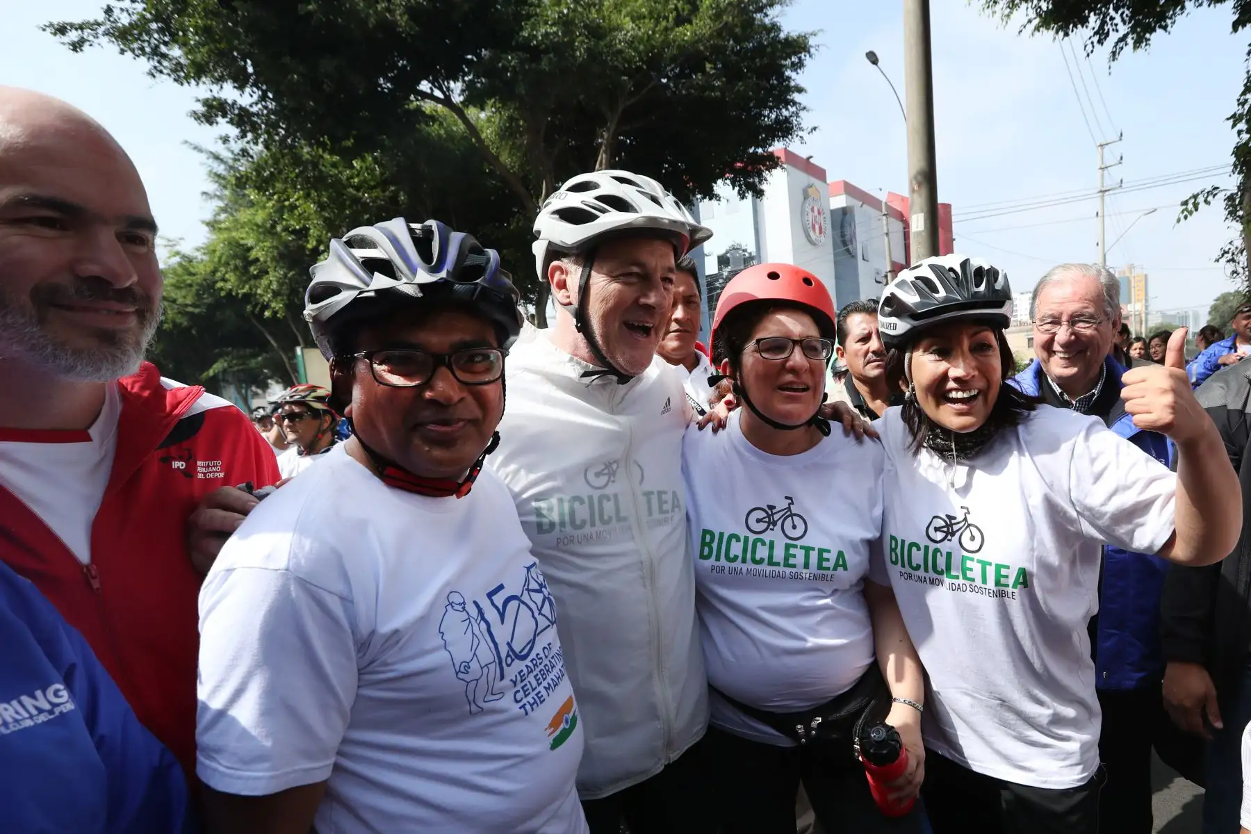 Con la presencia de las ministras del Ambiente y Transportes, Lucia Ruíz y  María Jara y del alcalde de Lima, Jorge Muñoz; se realizó la bicicleteada por una movilidad sostenible. Foto: ANDINA/Melina Mejía