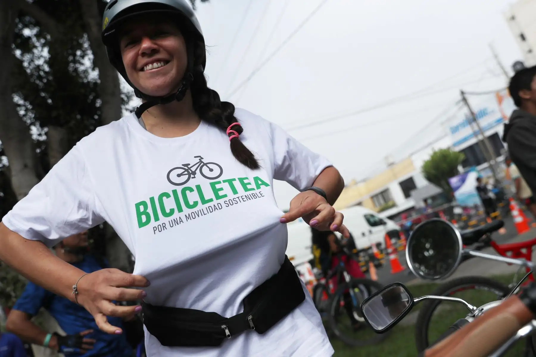 Con la presencia de las ministras del Ambiente y Transportes, Lucia Ruíz y  María Jara y del alcalde de Lima, Jorge Muñoz; se realizó la bicicleteada por una movilidad sostenible. Foto: ANDINA/Melina Mejía