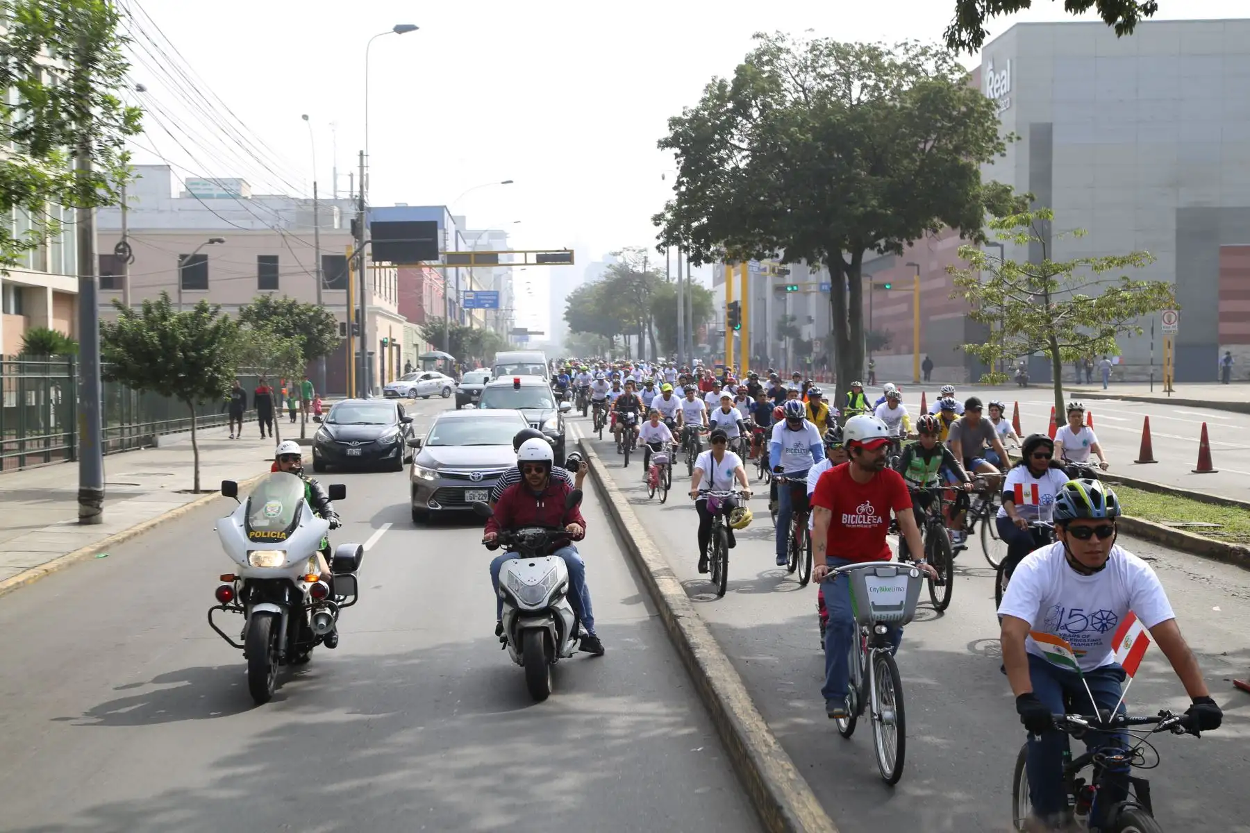 Presidente Vizcarra participa junto a ministras del Ambiente y Transportes en la bicicleteada por un transporte sostenible.
Foto: ANDINA/MINAM