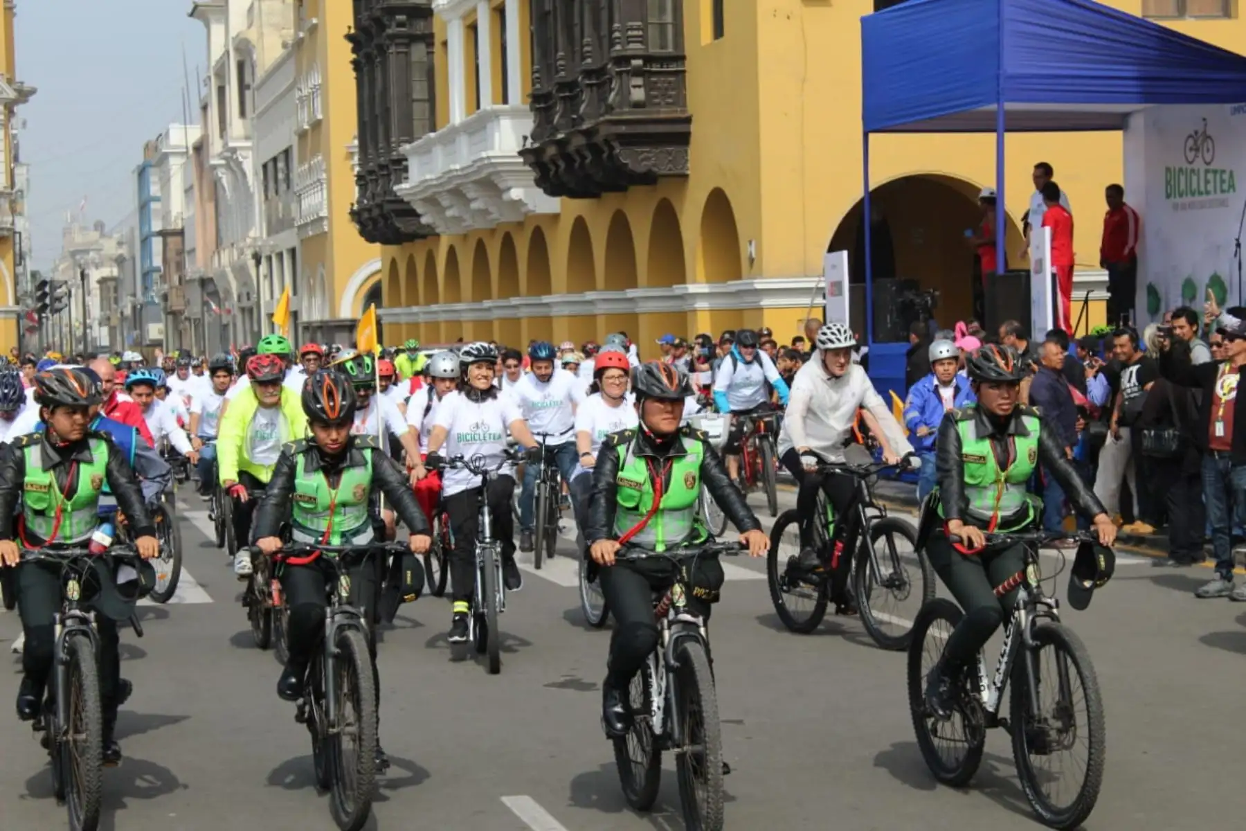 Presidente Vizcarra participa junto a ministras del Ambiente y Transportes en la bicicleteada por un transporte sostenible.
Foto: ANDINA/MINAM
