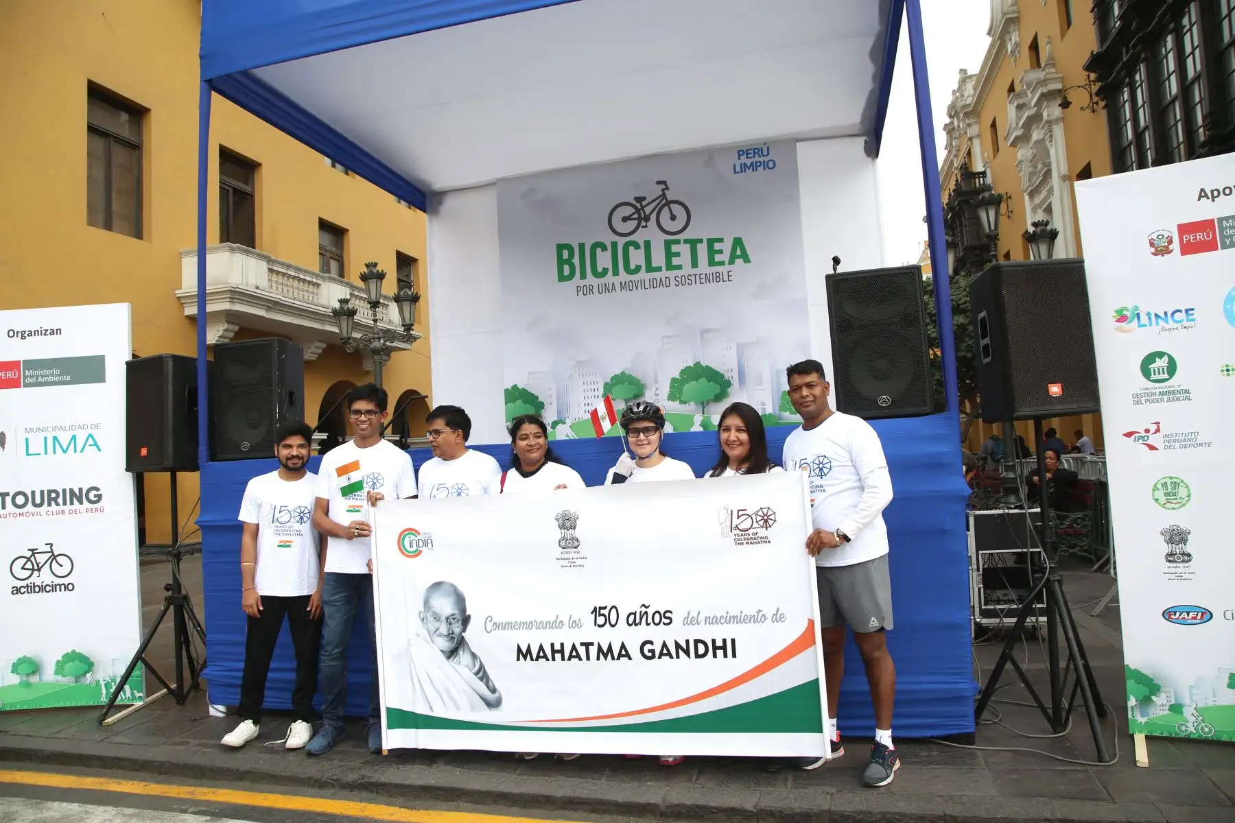 Presidente Vizcarra participa junto a ministras del Ambiente y Transportes en la bicicleteada por un transporte sostenible.
Foto: ANDINA/MINAM