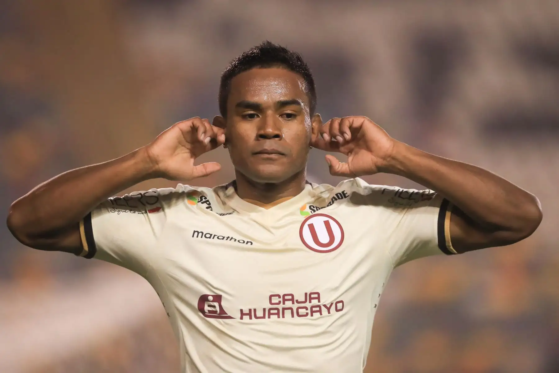 Universitario venció 2-1 a UTC en el Monumental de Ate. Jersson Vásquez, jugador crema.



Foto: ANDINA/Juan Carlos Guzmán Negrini.