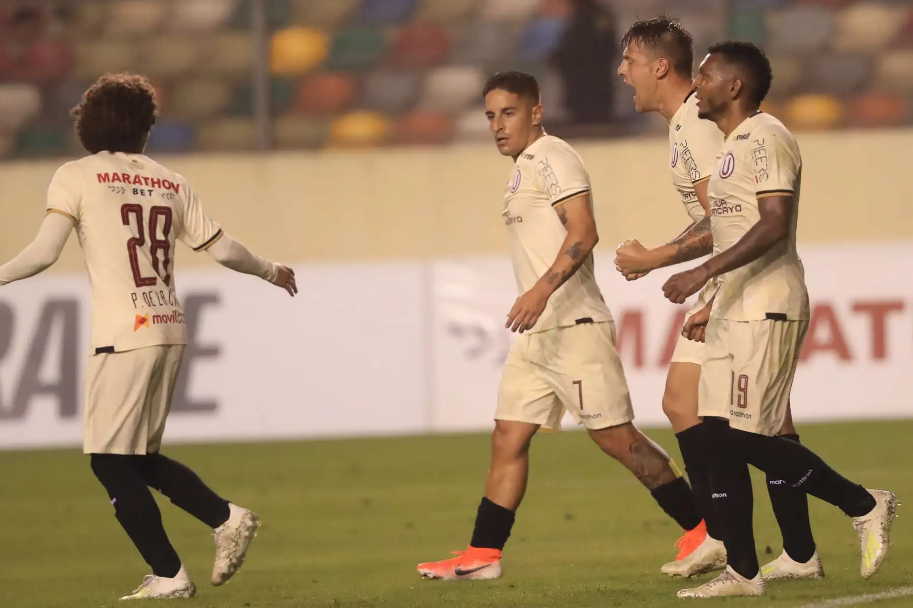 Universitario vence 2-1 a UTC en el Monumental de Ate

Foto: ANDINA/Juan Carlos Guzmán Negrini.