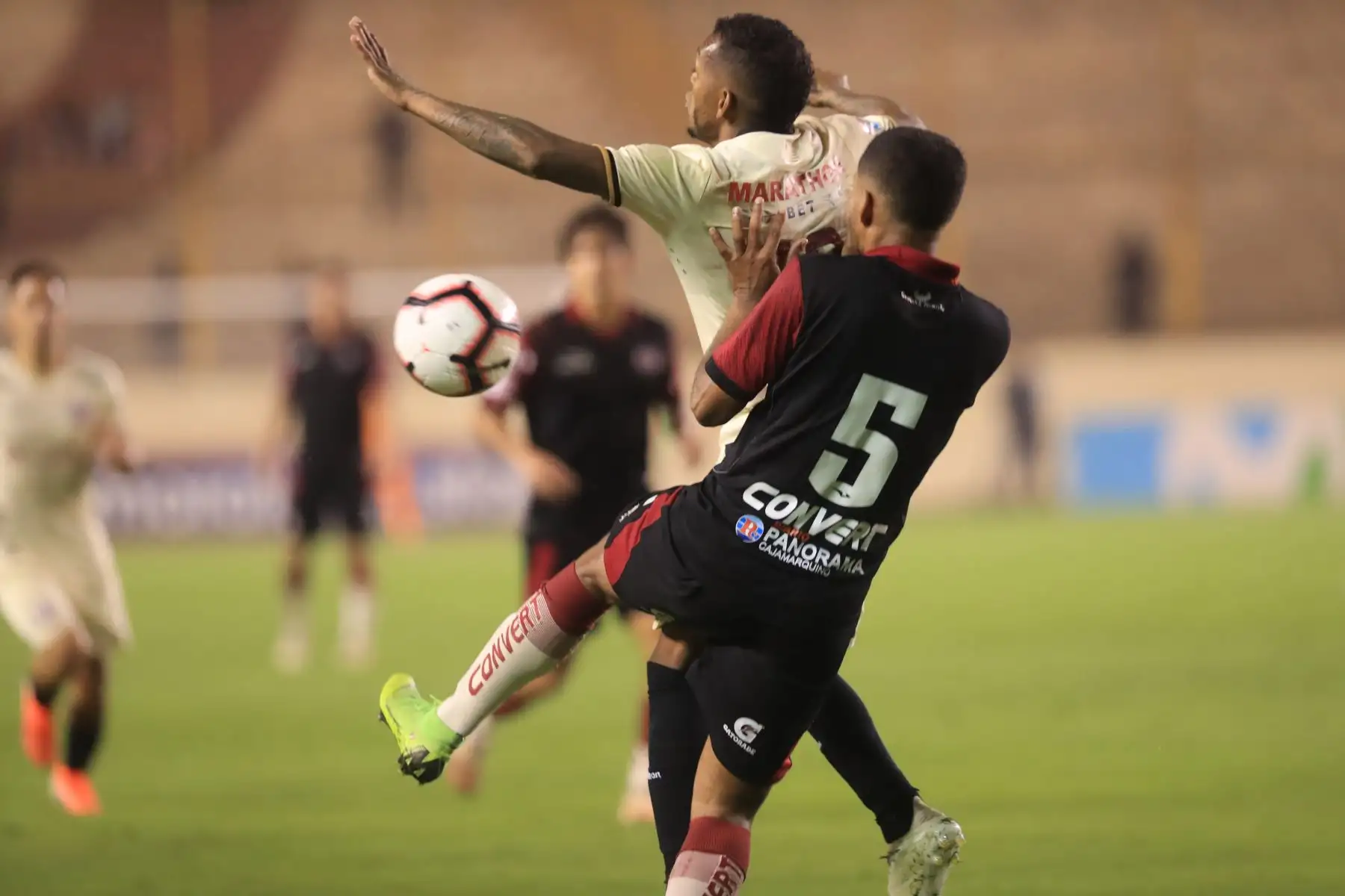 Universitario venció 2-1 a UTC en el Monumental de Ate

Foto: ANDINA/Juan Carlos Guzmán Negrini.