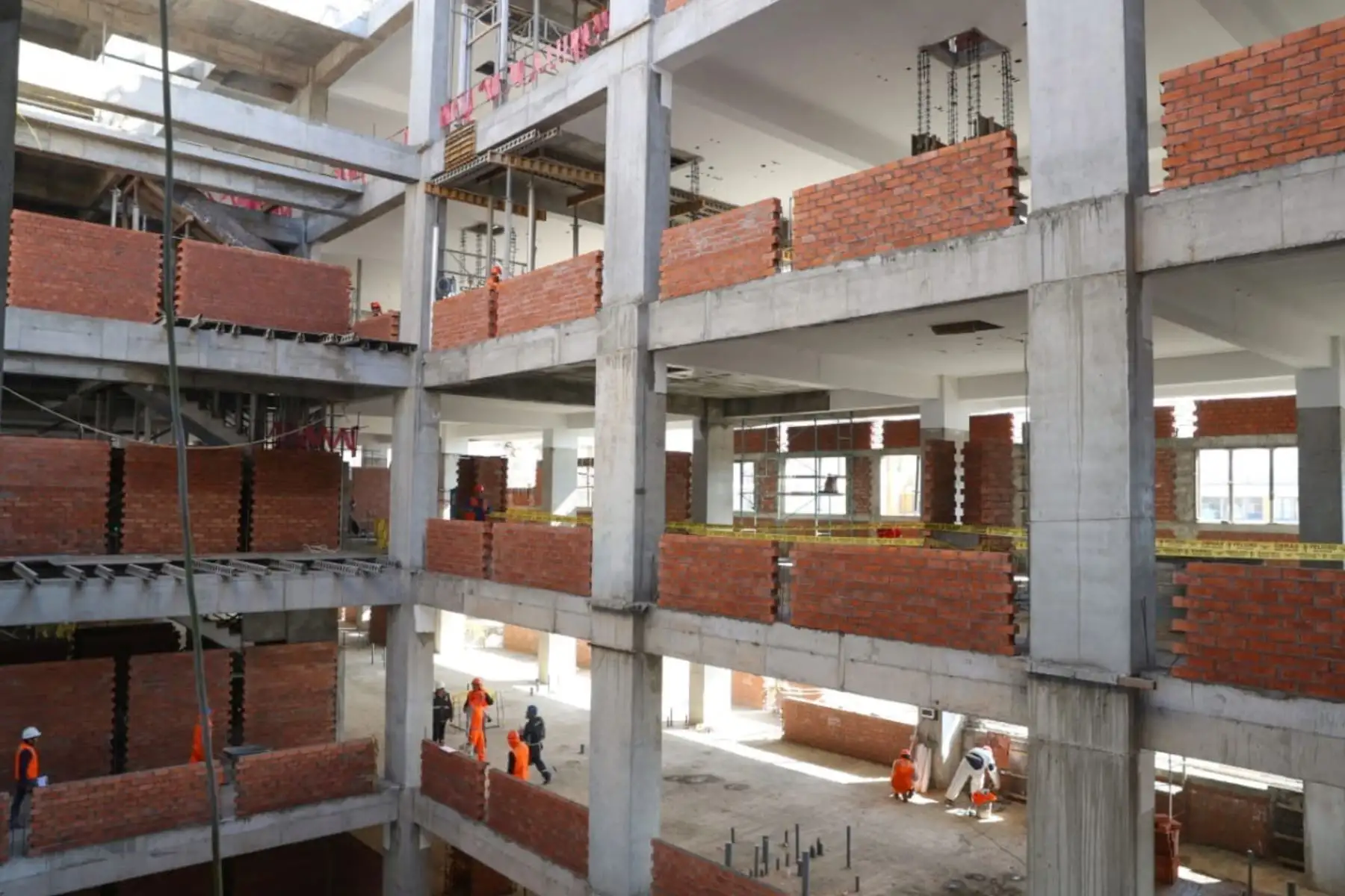 Presidente Vizcarra inspecciona obras de construcción del hospital Hipólito Unanue de Tacna. Foto: ANDINA/ Prensa Presidencia