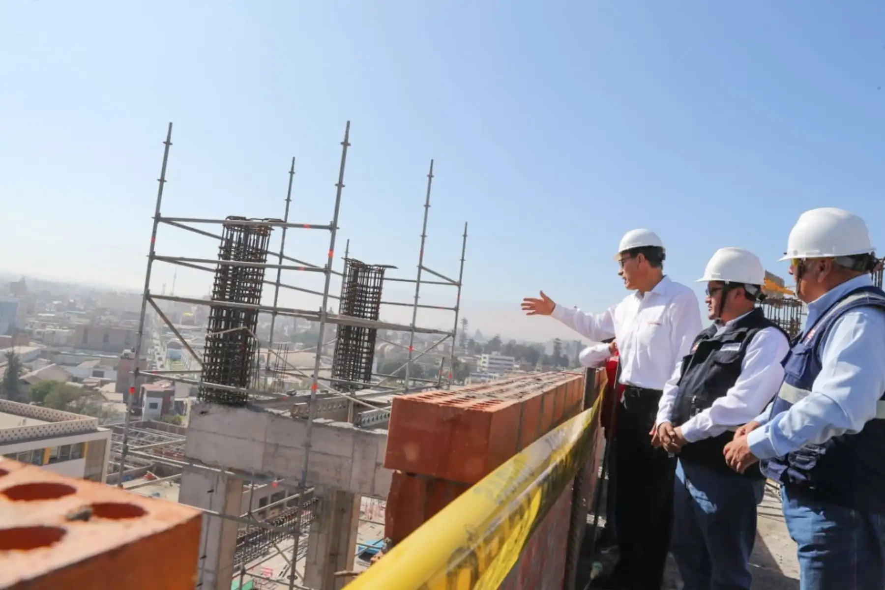 Presidente Vizcarra inspecciona obras de construcción del hospital Hipólito Unanue de Tacna. Foto: ANDINA/ Prensa Presidencia