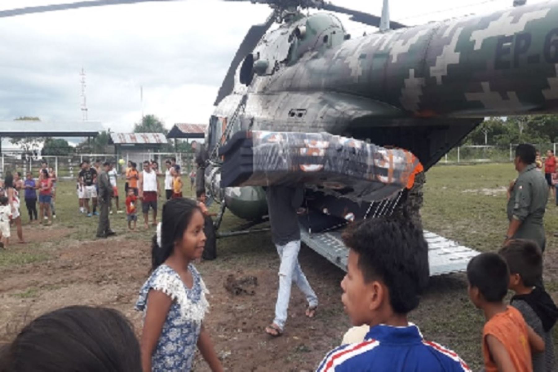 Una tripulación del Ejército del Perú llegó esta mañana con ayuda humanitaria del Instituto Nacional de Defensa Civil (Indeci) al distrito de Lagunas, en la provincia de Alto Amazonas, región Loreto, epicentro de un sismo de magnitud 8.0. ocurrido el domingo 26 de mayo.