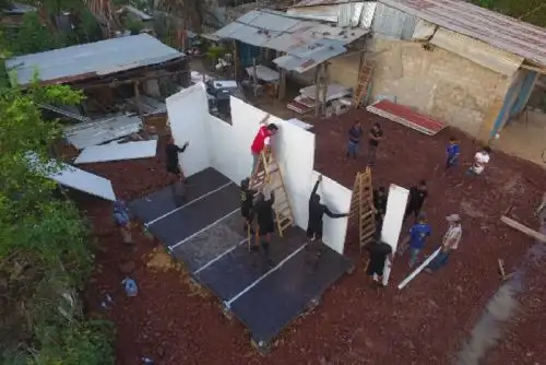 Un total de 138 viviendas de emergencia se instalan, actualmente, en el distrito de Sauce y la provincia de Lamas, departamento de San Martín, además del distrito de Yurimaguas, provincia de Alto Amazonas, en el departamento de Loreto, informó el Ministerio de Vivienda, Construcción y Saneamiento (MVCS).