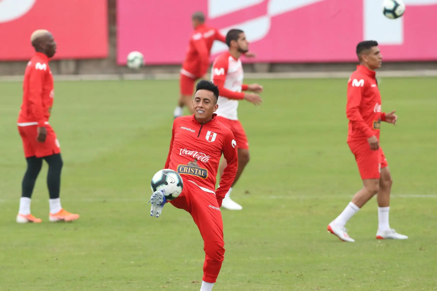 Jugador de la Selección Peruana de Fútbol, Christian Cueva participa en los  entrenamientos previo a los partidos amistosos. 
Foto: ANDINA/Jhony Laurente