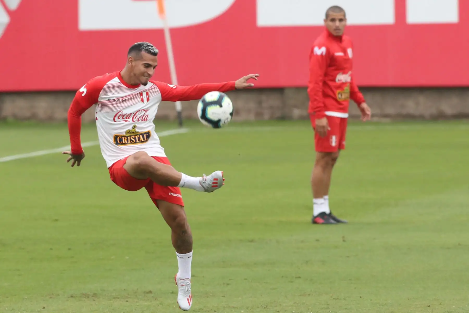 Jugador de la Selección Peruana de Fútbol, Miguel Trauco participa en los  entrenamientos previo a los partidos amistosos. 
Foto: ANDINA/Jhony Laurente