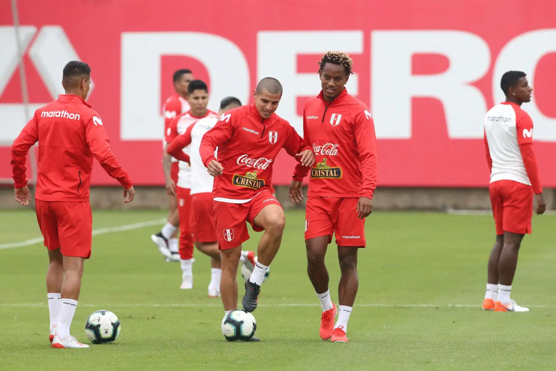 Jugador de  Selección Peruana de Fútbol, André Carrillo domina el balón en los entrenamientos previo a los partidos amistosos. 
Foto: ANDINA/Jhony Laurente