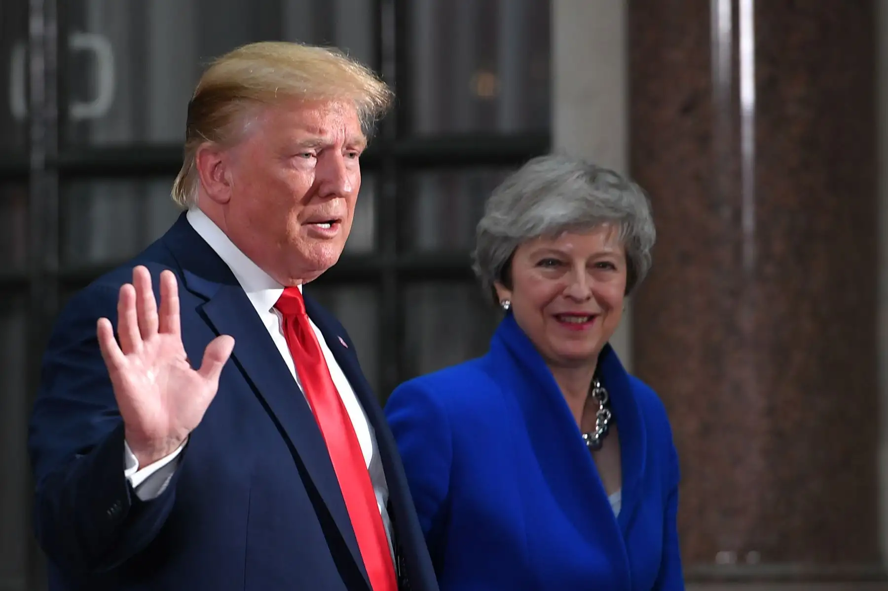 La primera ministra británica, Theresa May, se reúne con el presidente de los Estados Unidos, Donald Trump, en el segundo día de la visita de Estado al Reino Unido. Foto: AFP