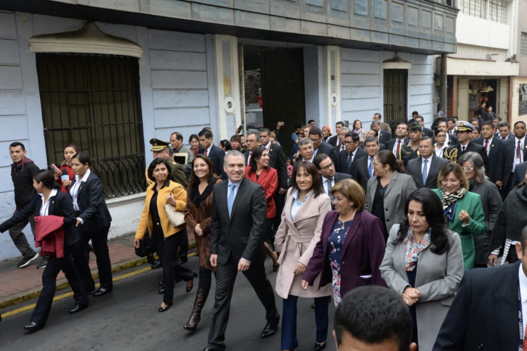 Presidente Vizcarra despide a del Solar en su camino al Congreso. Foto: ANDINA/PCM