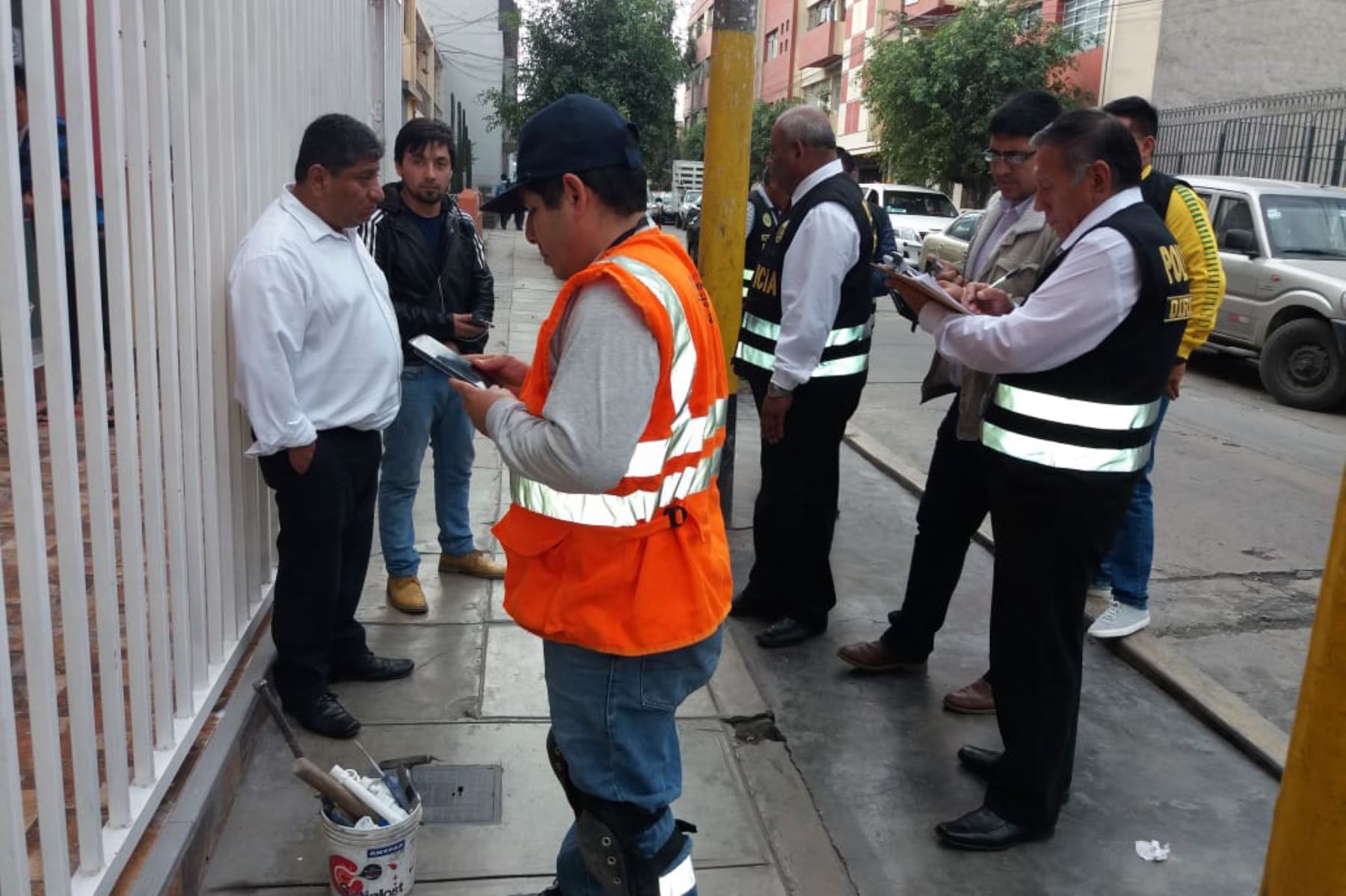 Descubren en flagrancia a manipuladores de medidores de agua. Foto: Andina/Difusión