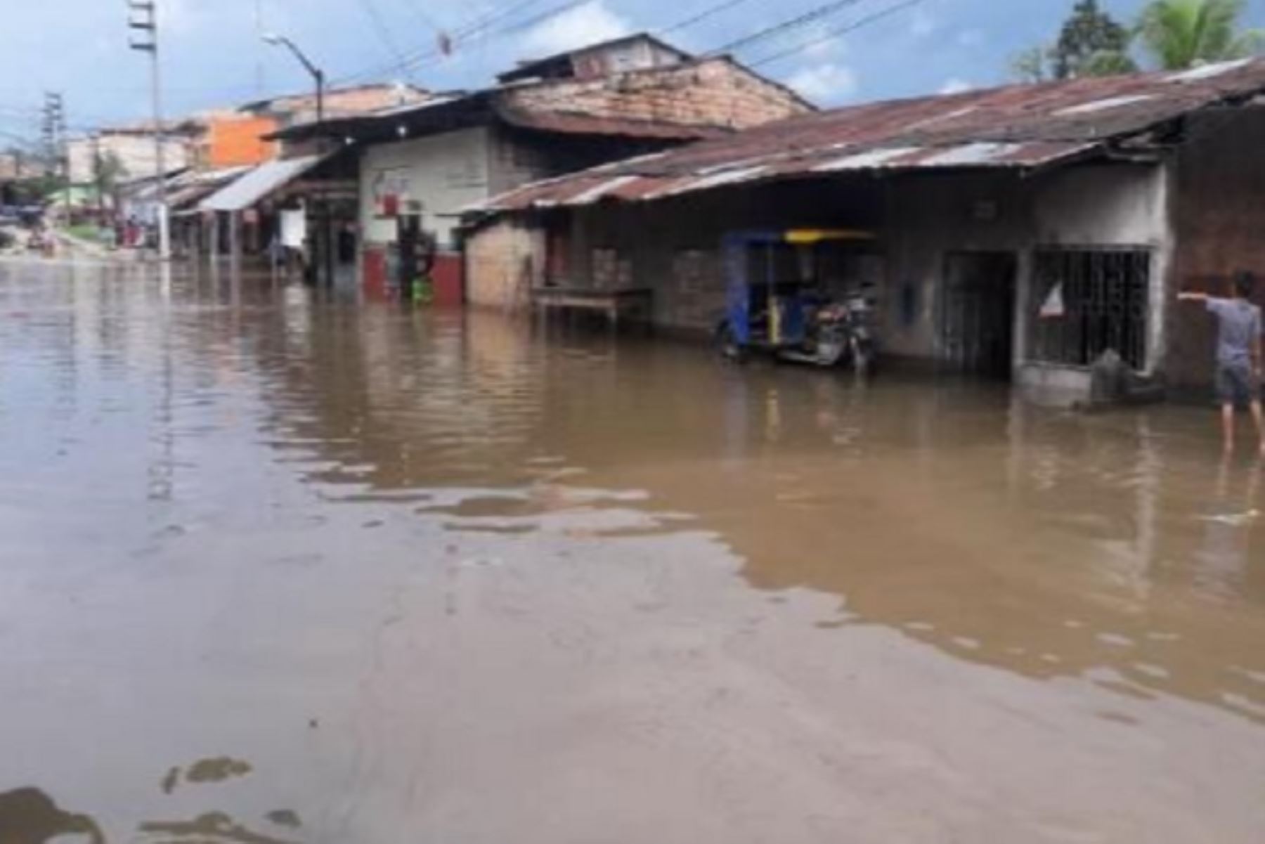Las fuertes lluvias registradas en la provincia de Maynas, región Loreto, ocasionaron la inundación de 4 viviendas y 10 instituciones educativas;