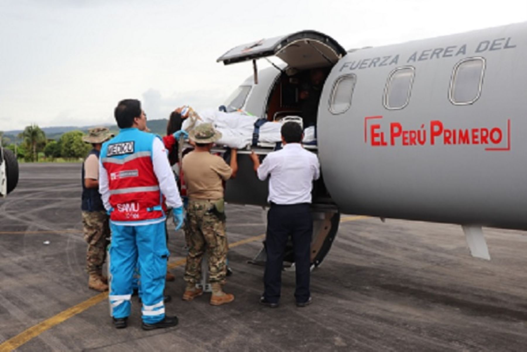 Tras permanecer 4 días en la unidad de cuidados intensivos (UCI) del hospital II-2 Tarapoto, una puérpera (43) fue evacuada a un hospital de Lima en una avión de la Fuerza Aérea del Perú (FAP), gracias al seguro Integral de Salud (SIS) y el Sistema de Atención Móvil de Urgencias (SAMU), con el apoyo del gobierno regional de San Martín.