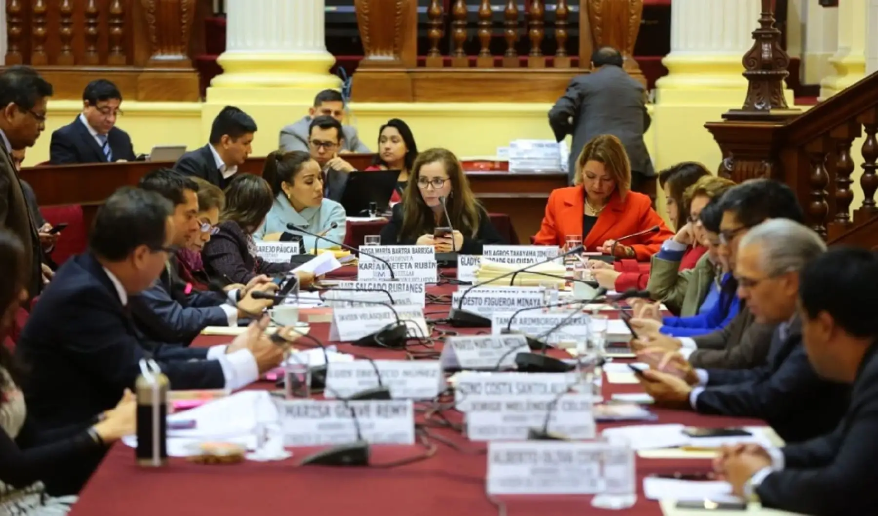 Comisión de Constitución. Seis proyectos de reforma política