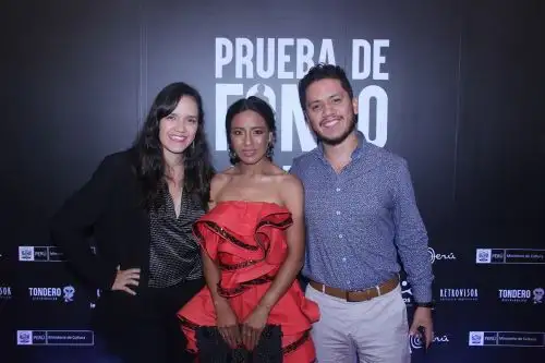 Inés Melchor se lució en la alfombra roja por el avant premiere de la cinta que protagoniza "Prueba de fondo".