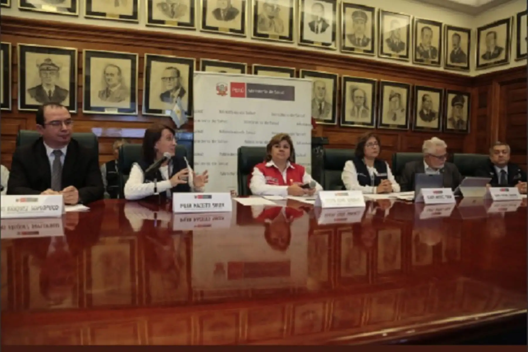 El Ministerio de Salud está actuando rápidamente ante los casos del síndrome de Guillain Barré que se presentan en el norte del país, y mañana partirá a Piura un equipo conformado por 20 profesionales. En esta región hasta la fecha se han reportado 20 casos, subrayó la ministra del Sector, Zulema Tomás.